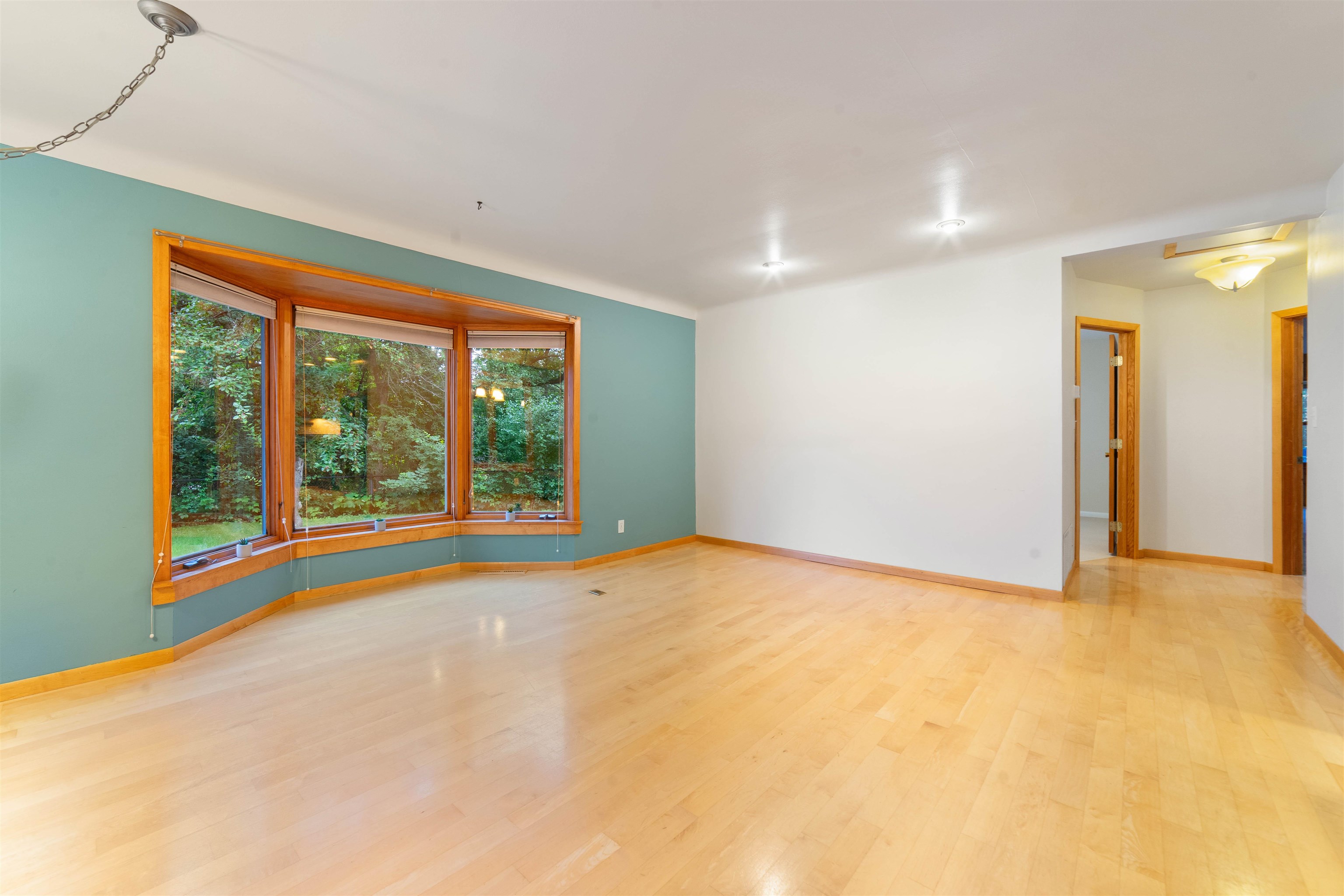 Duluth, Minnesota, 55803, United States, 4 Bedrooms Bedrooms, ,1 BathroomBathrooms,Residential,For Sale,1942593