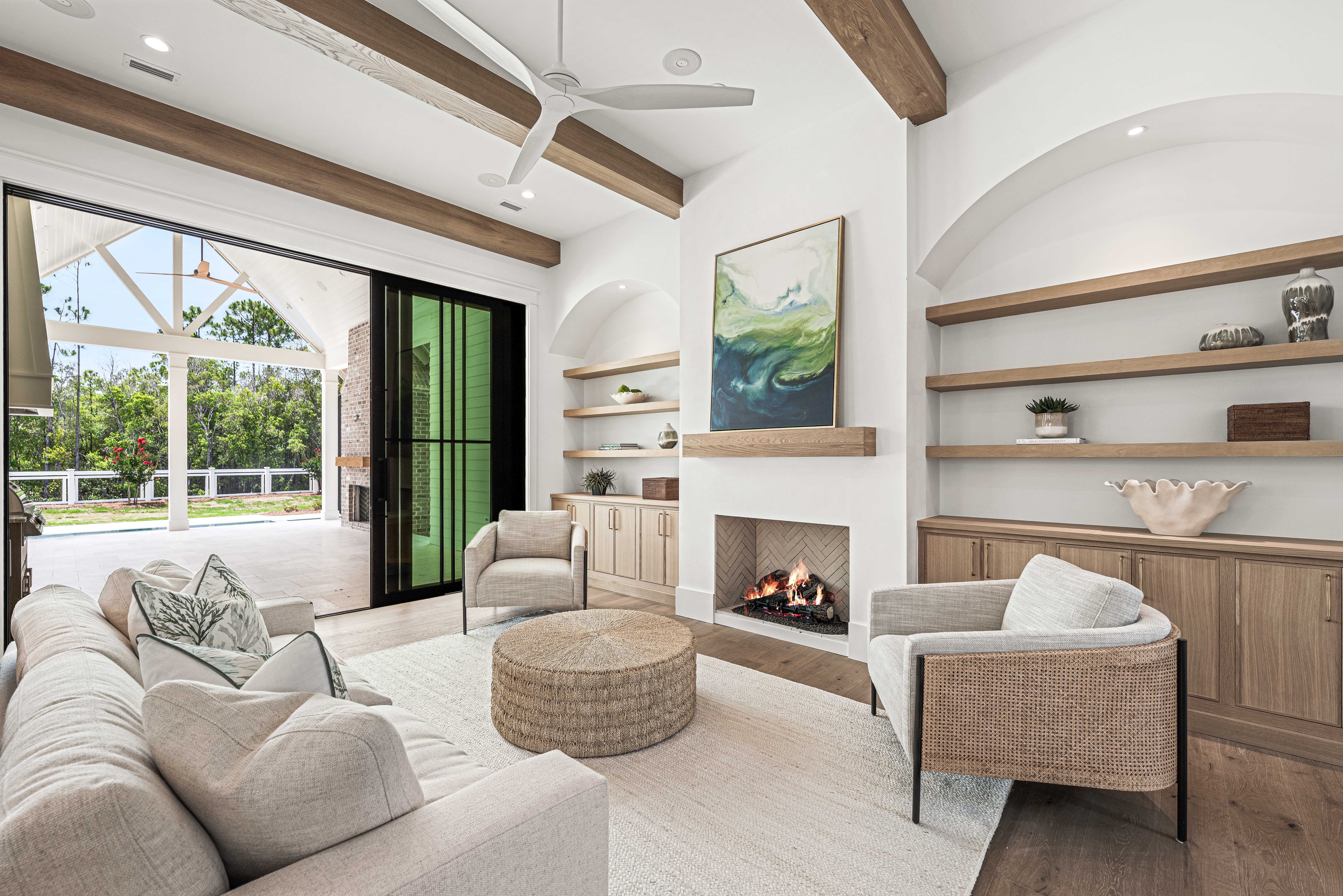  Backyard Oasis with 15x40 Pool, 7x16 Spa, Firepit and Spacious Porch - 物件實景