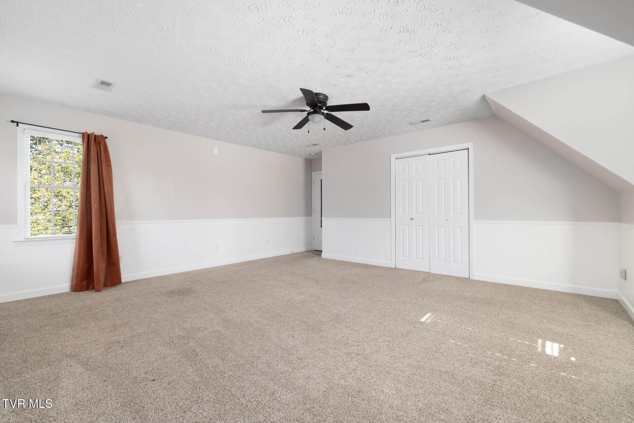 Gray, Tennessee, 37615, United States, 5 Bedrooms Bedrooms, ,4 BathroomsBathrooms,Residential,For Sale,1978234