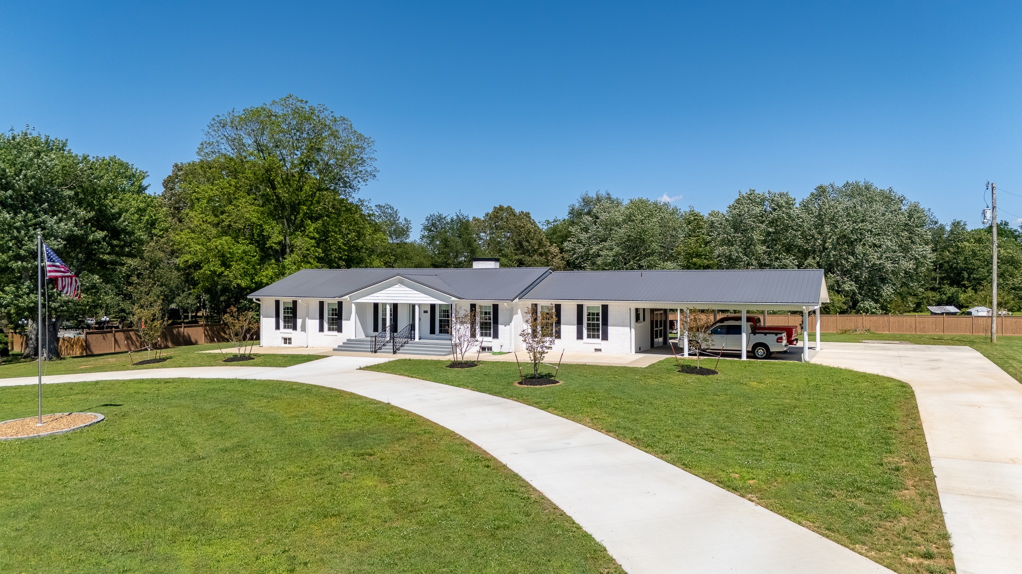 Lawrenceburg, Tennessee, 38464, United States, 3 Bedrooms Bedrooms, ,2 BathroomsBathrooms,Residential,For Sale,1828179
