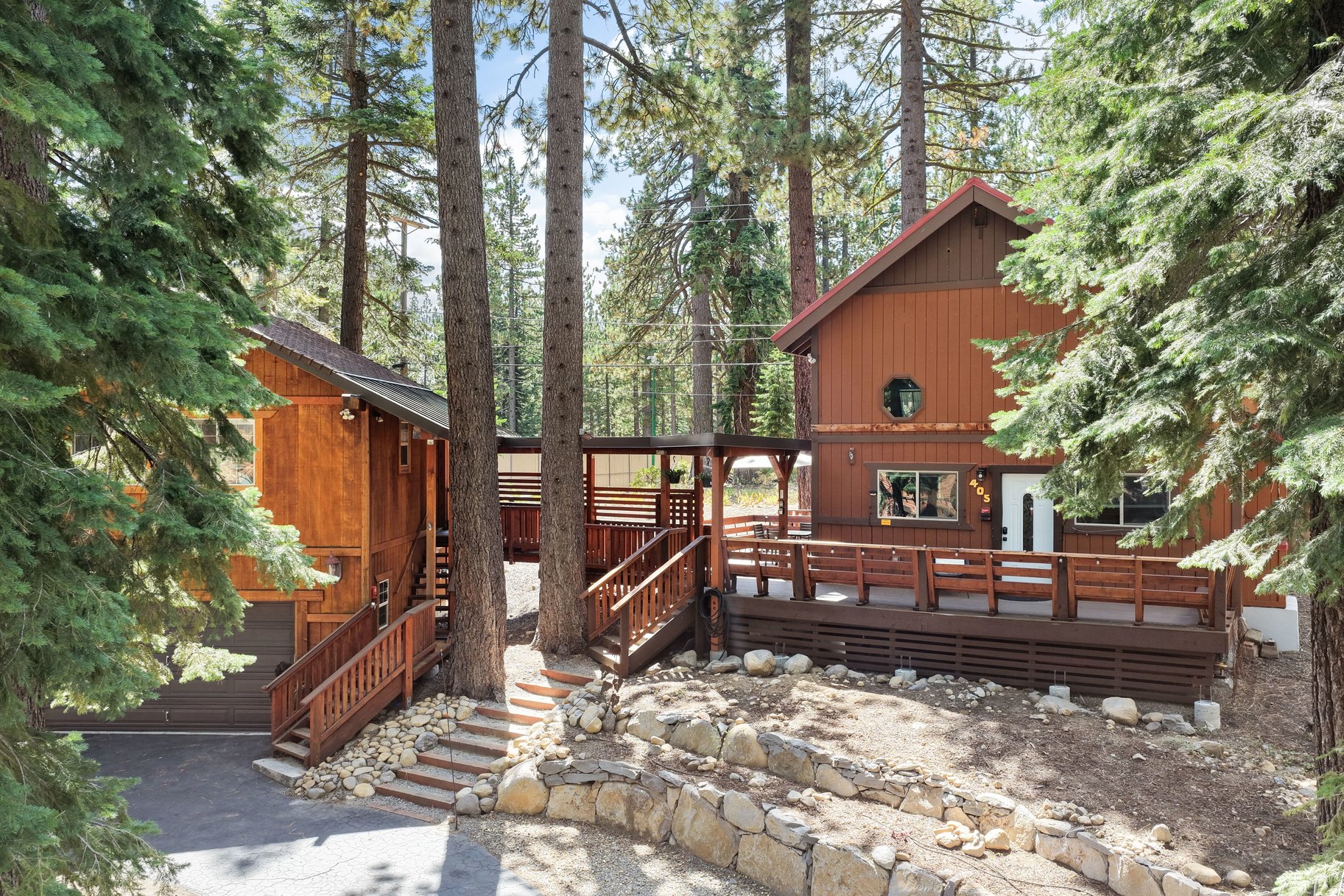  West Shore Gem - An Authentic Pineland Chalet with Detached Garage + Studio - 物件實景