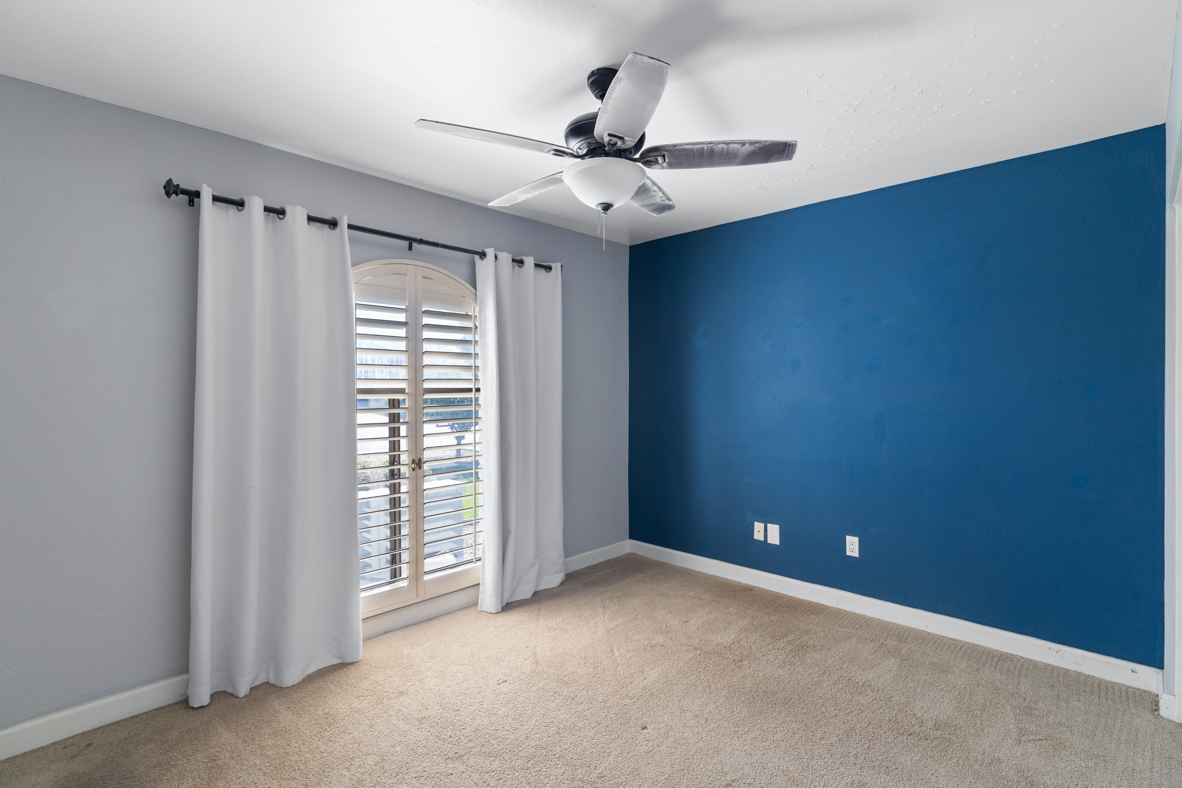 Tempe, Arizona, 85283, United States, 4 Bedrooms Bedrooms, ,2 BathroomsBathrooms,Residential,For Sale,1976655