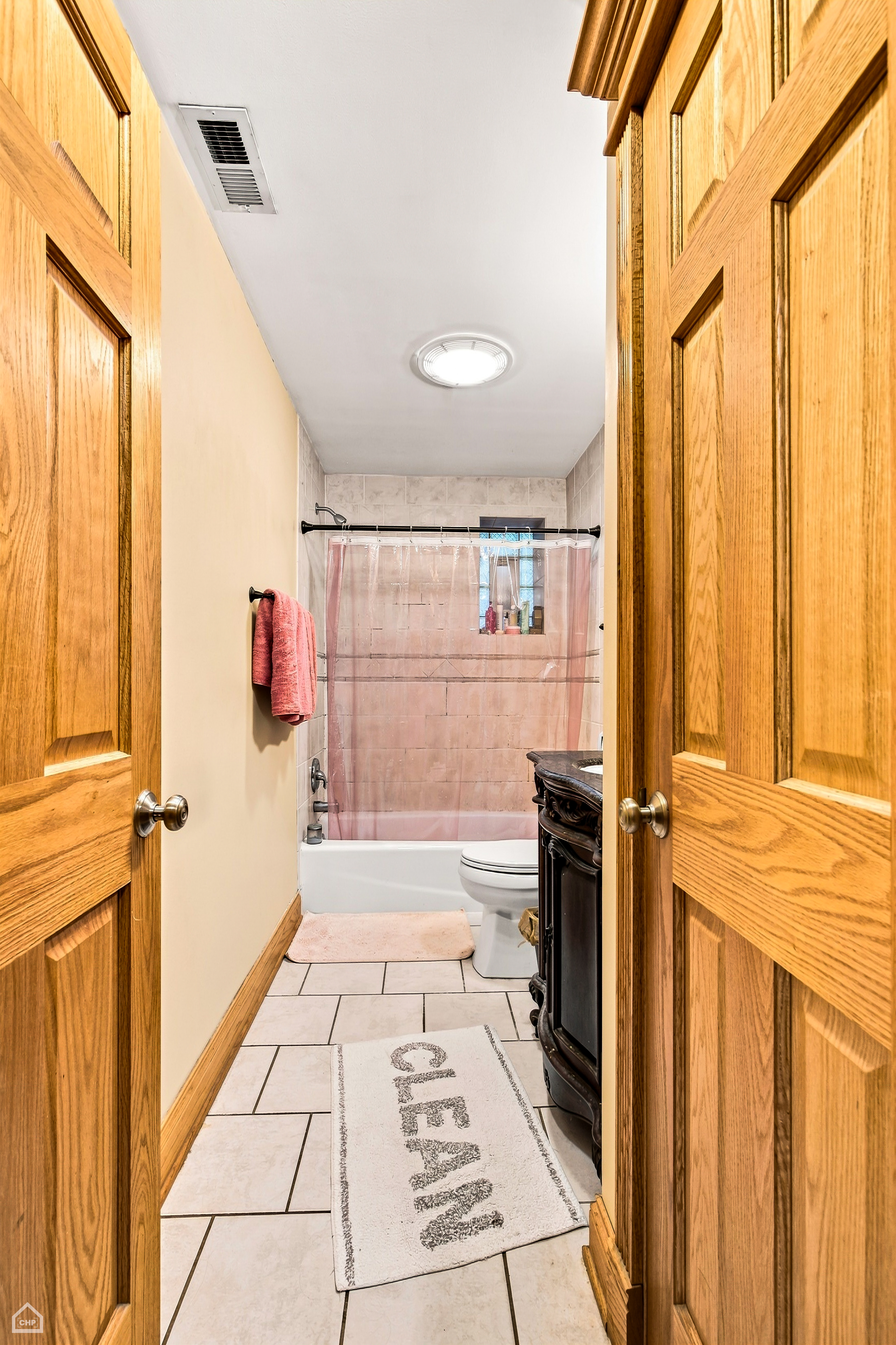  Excellent Opportunity to Own a Classic Chicago Brick Three-Flat - 物件實景