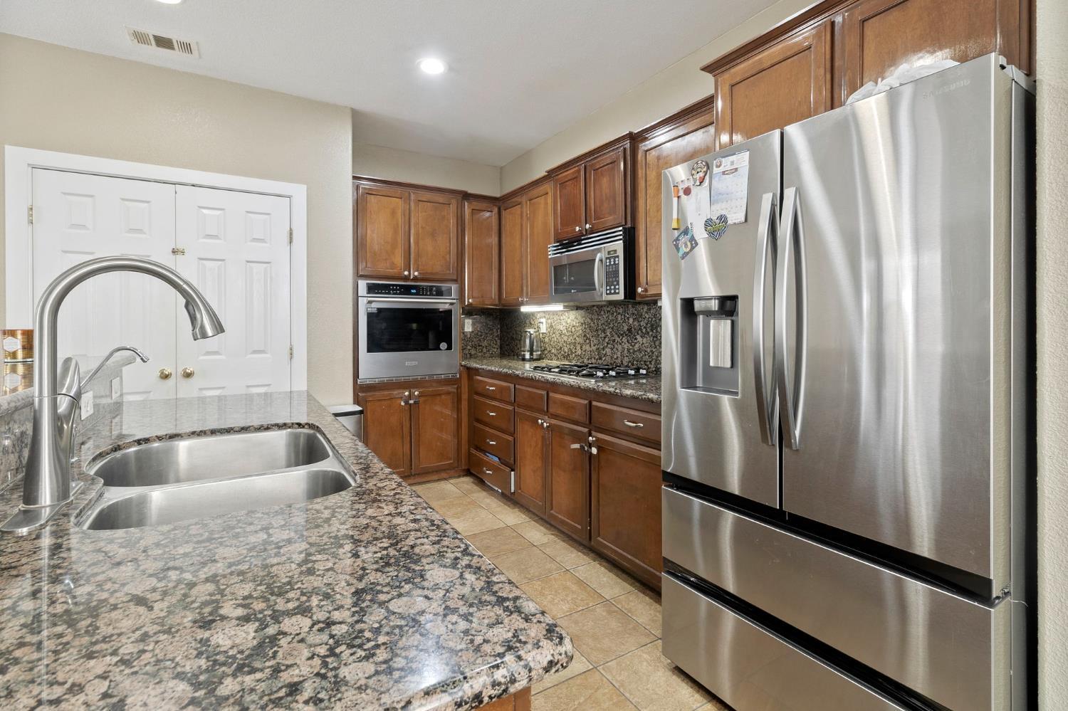 Patterson, California, 95363, United States, 5 Bedrooms Bedrooms, ,3 BathroomsBathrooms,Residential,For Sale,1982239