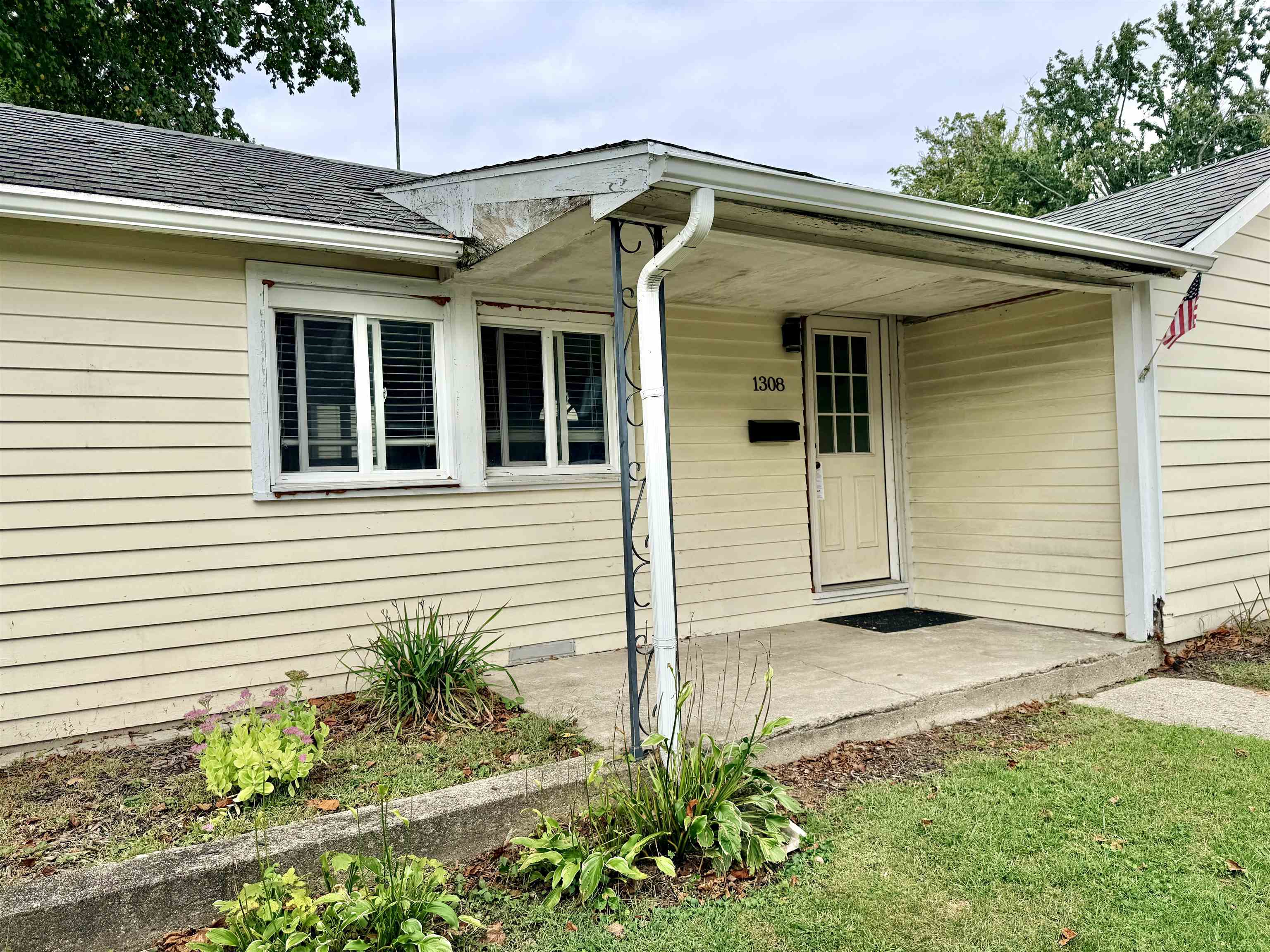 Poplar St, Winona Lake, IN 46590 #1
