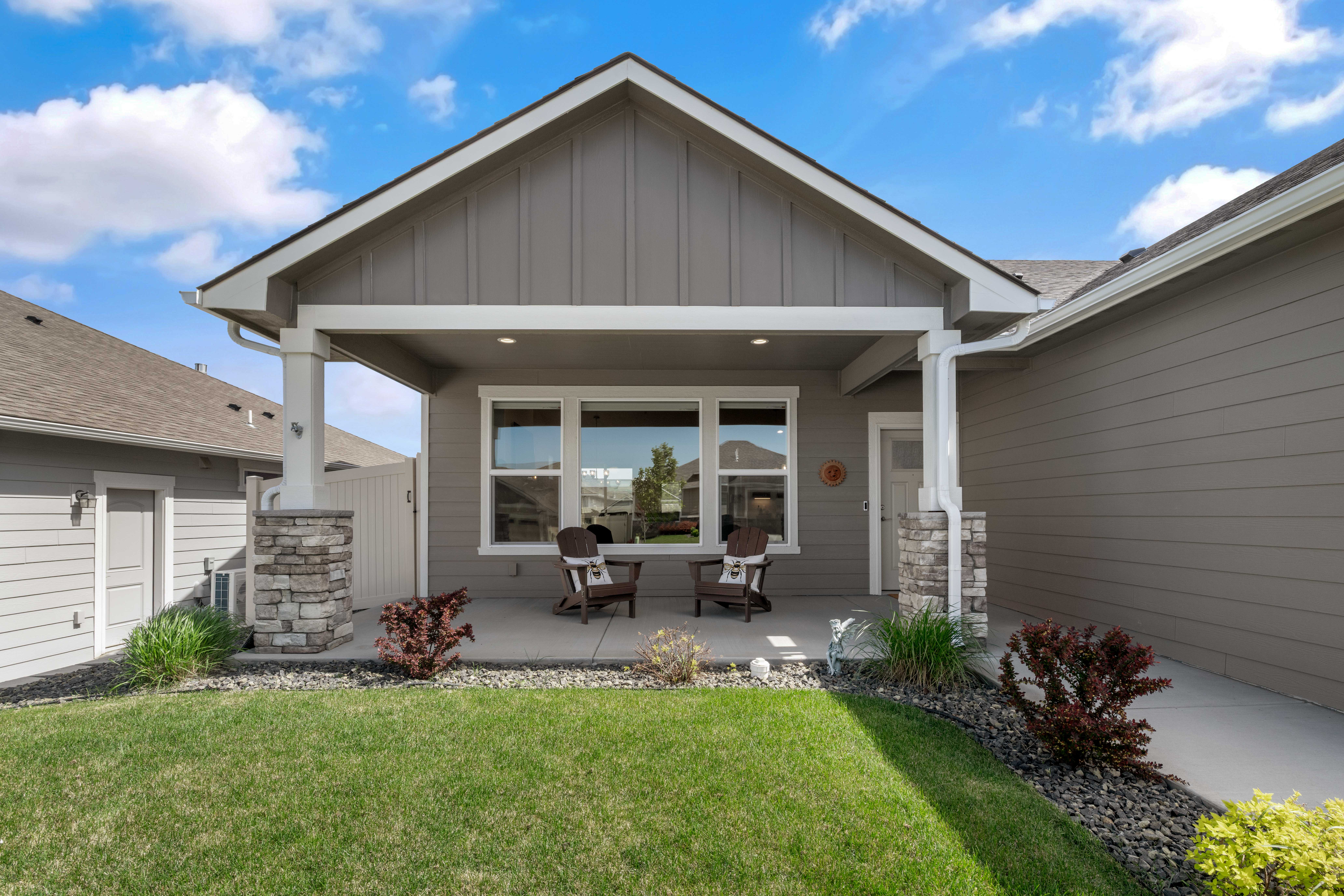  55+ Low Maintenance Living - 物件實景