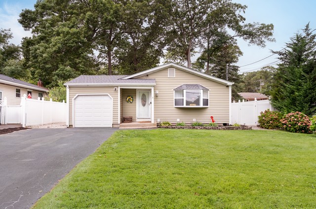 Sound Beach, New York, 11789, United States, 3 Bedrooms Bedrooms, ,2 BathroomsBathrooms,Residential,For Sale,1926183