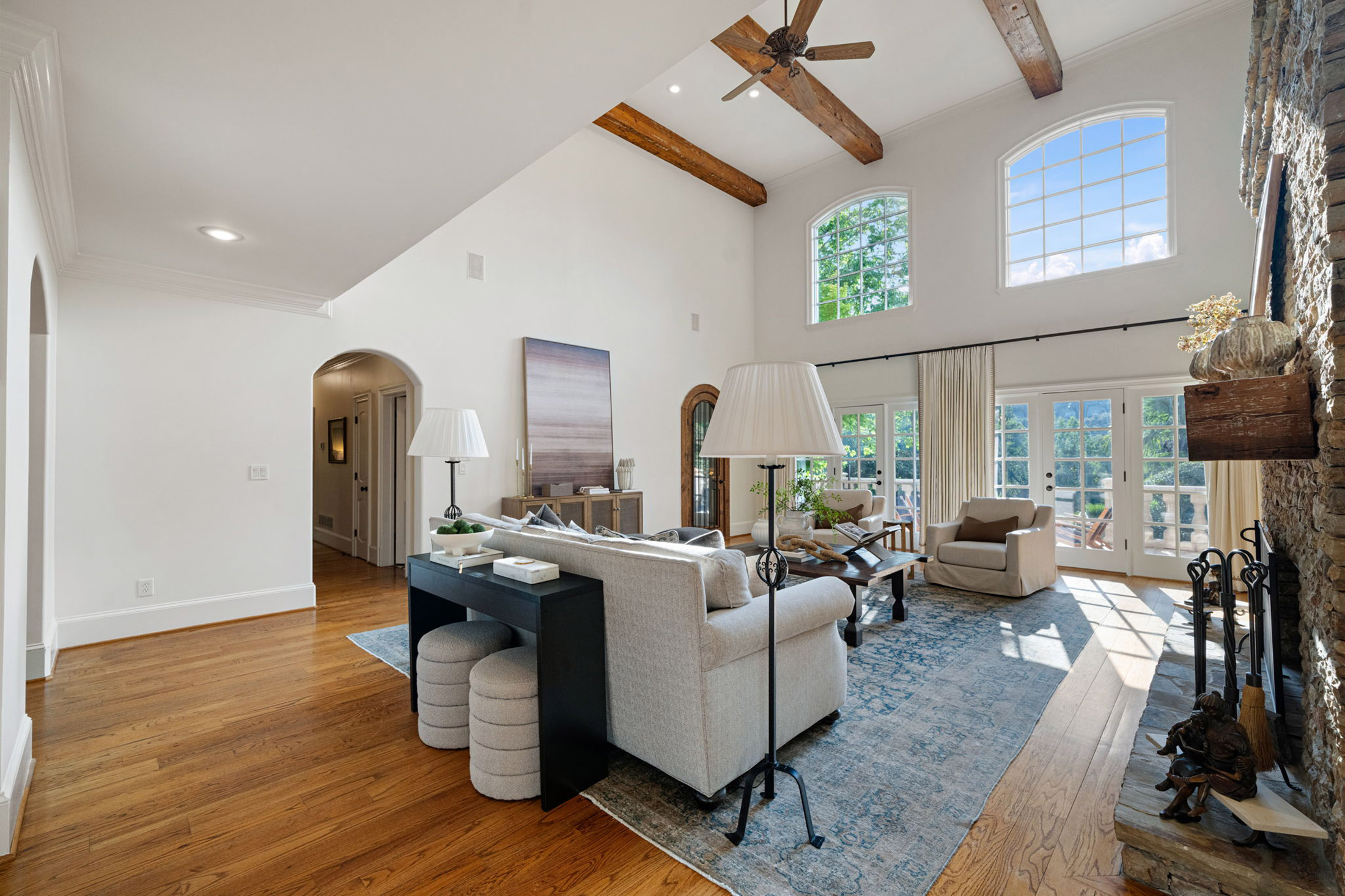  Remarkable Spanish-style Estate on 3.8+/- Private Acres - 物件實景