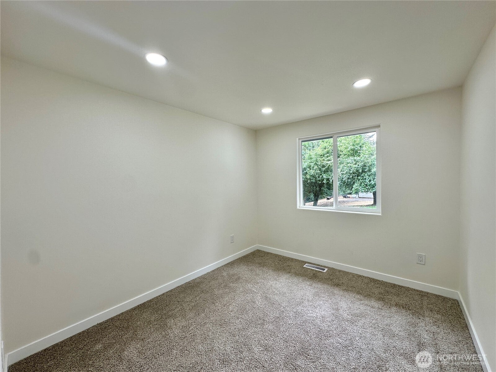 Olympia, Washington, 98516, United States, 4 Bedrooms Bedrooms, ,3 BathroomsBathrooms,Residential,For Sale,1905685