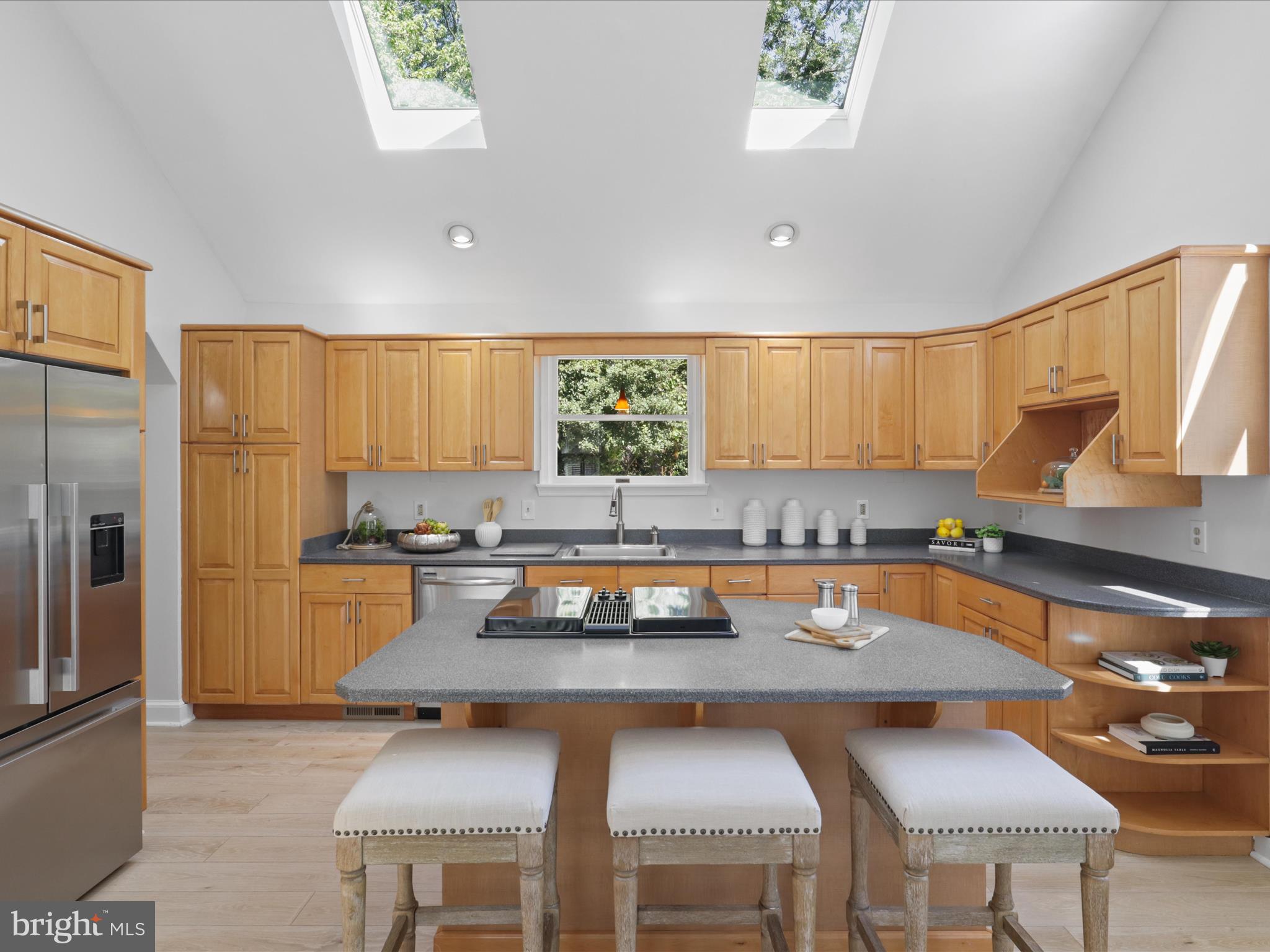 Arlington, Virginia, 22207, United States, 3 Bedrooms Bedrooms, ,3 BathroomsBathrooms,Residential,For Sale,1979007