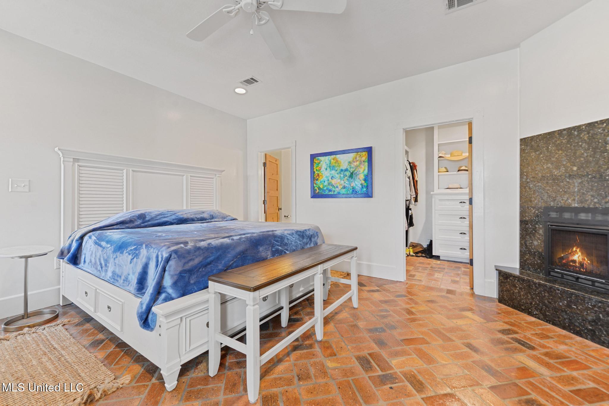 Pass Christian, Mississippi, 39571, United States, 5 Bedrooms Bedrooms, ,7 BathroomsBathrooms,Residential,For Sale,1989157