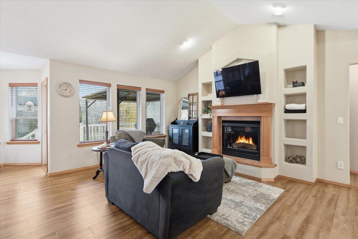 Greenacres, Washington, 99016, United States, 6 Bedrooms Bedrooms, ,3 BathroomsBathrooms,Residential,For Sale,1992048