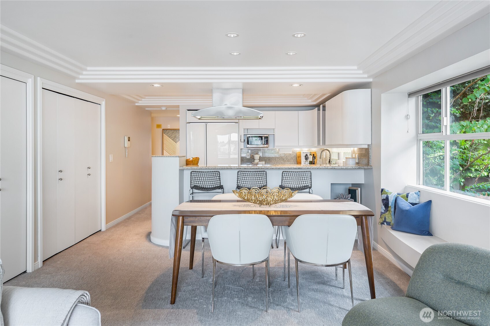 Seattle, Washington, 98109, United States, 2 Bedrooms Bedrooms, ,2 BathroomsBathrooms,Residential,For Sale,1901490