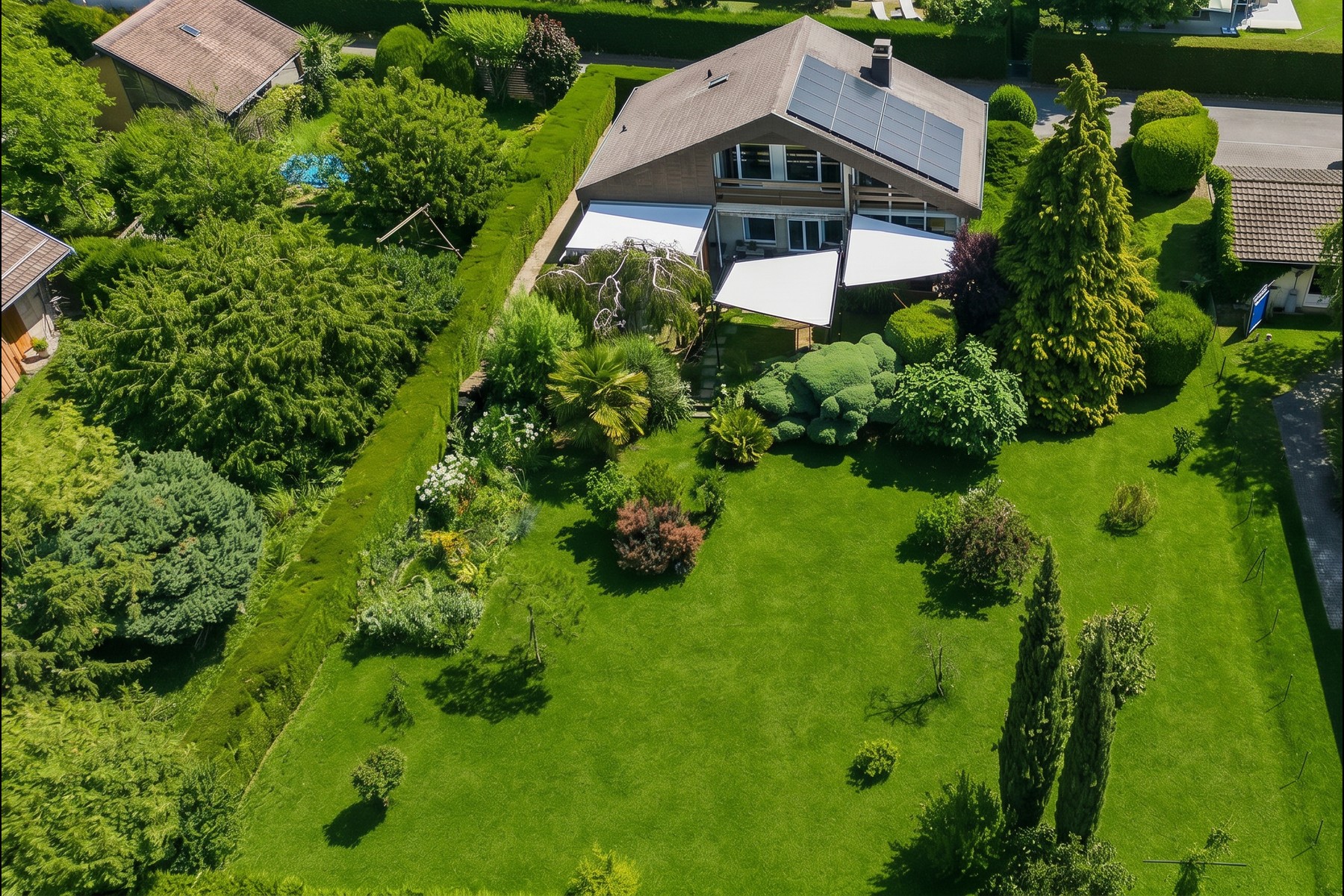  Single-family home with a large yard in a residential neighborhood just a few mi - 物件實景