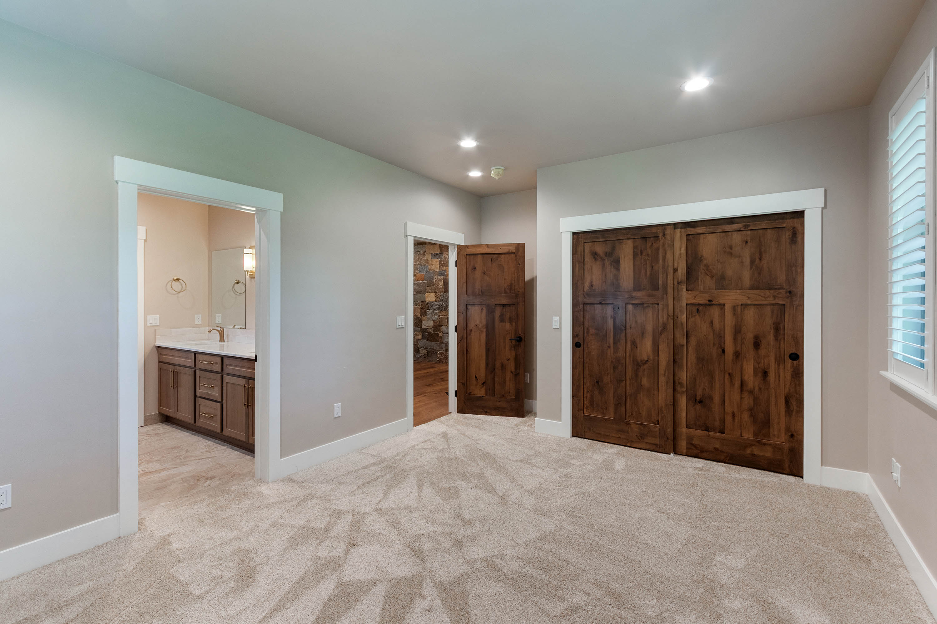 Dover, Idaho, 83825, United States, 3 Bedrooms Bedrooms, ,2 BathroomsBathrooms,Residential,For Sale,2032287