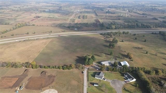 Tahlequah, Oklahoma, 74464, United States, 2 Bedrooms Bedrooms, ,2 BathroomsBathrooms,Residential,For Sale,1977801