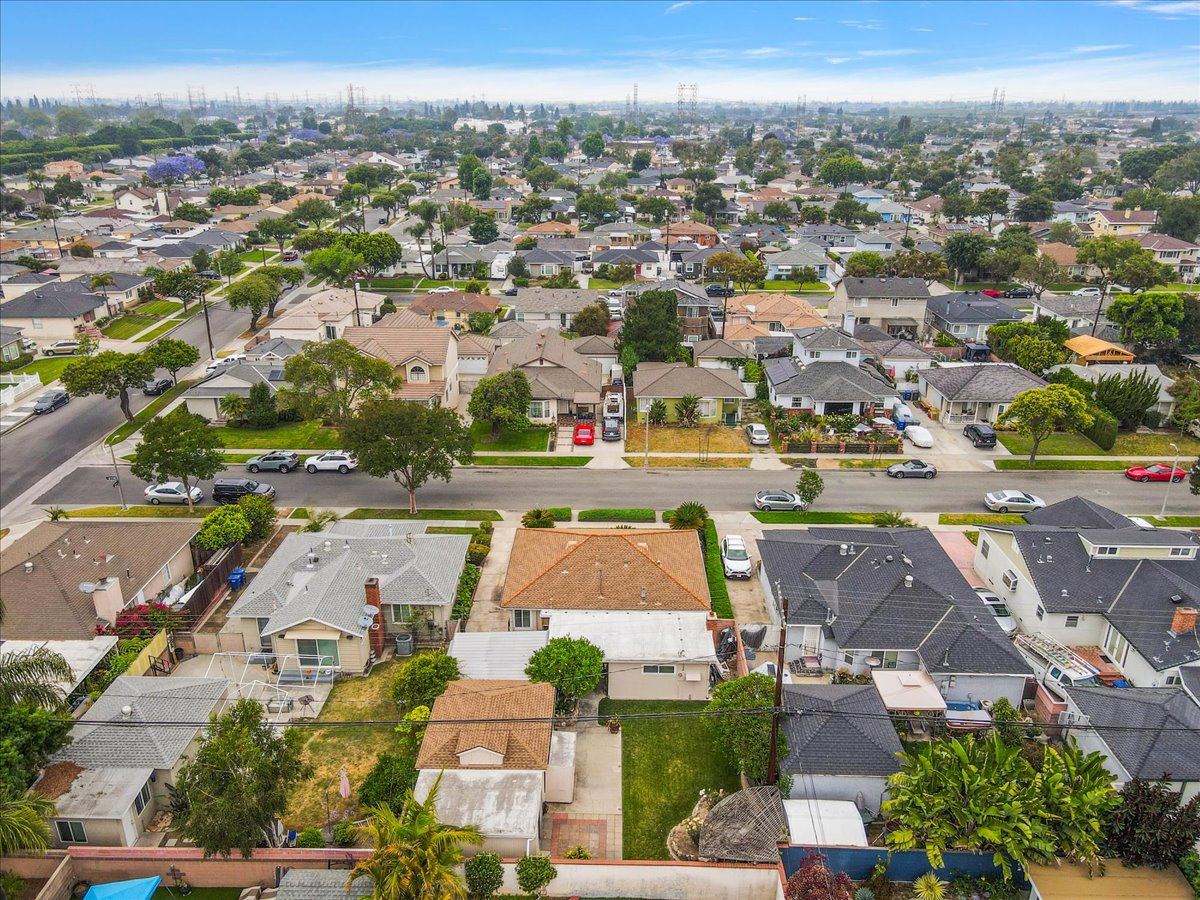 Lakewood, California, 90713, United States, 3 Bedrooms Bedrooms, ,1 BathroomBathrooms,Residential,For Sale,1927996