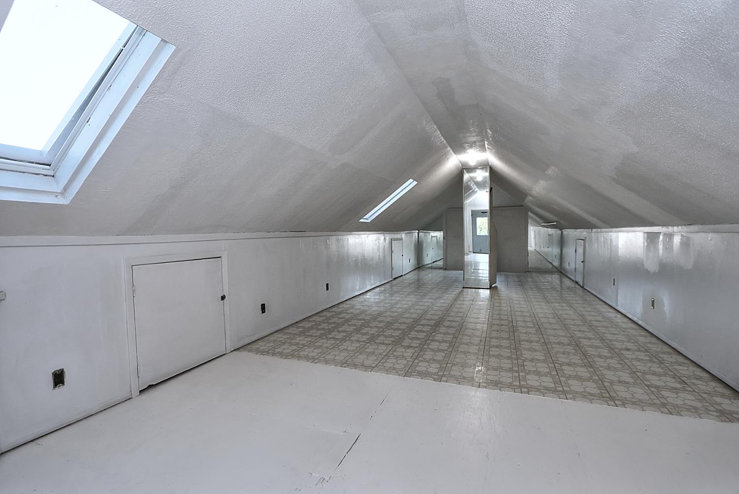 Walnut Grove, California, 95690, United States, 5 Bedrooms Bedrooms, ,3 BathroomsBathrooms,Residential,For Sale,1957042