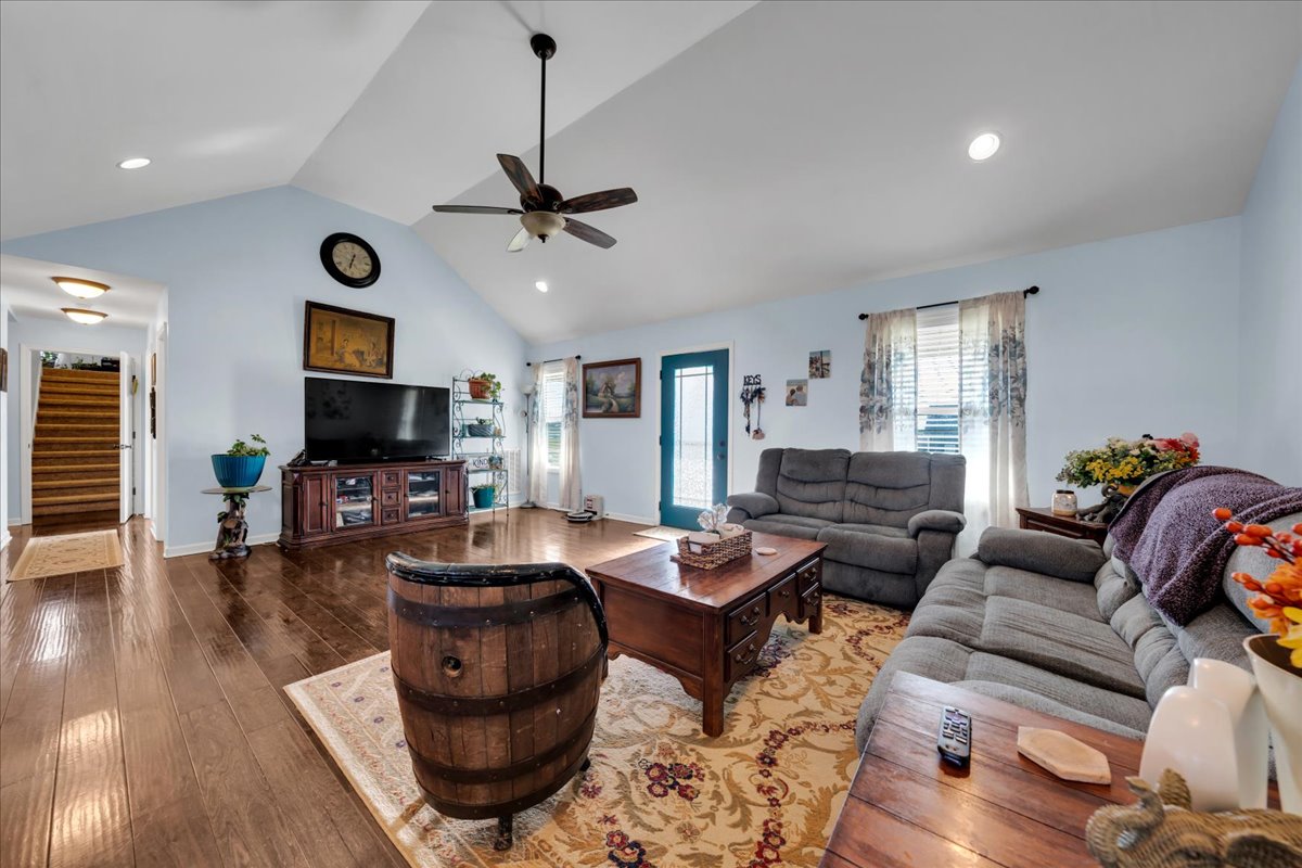 Manchester, Tennessee, 37355, United States, 3 Bedrooms Bedrooms, ,2 BathroomsBathrooms,Residential,For Sale,2007500