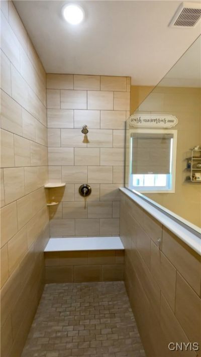 Liverpool, New York, 13090, United States, 3 Bedrooms Bedrooms, ,2 BathroomsBathrooms,Residential,For Sale,1972941