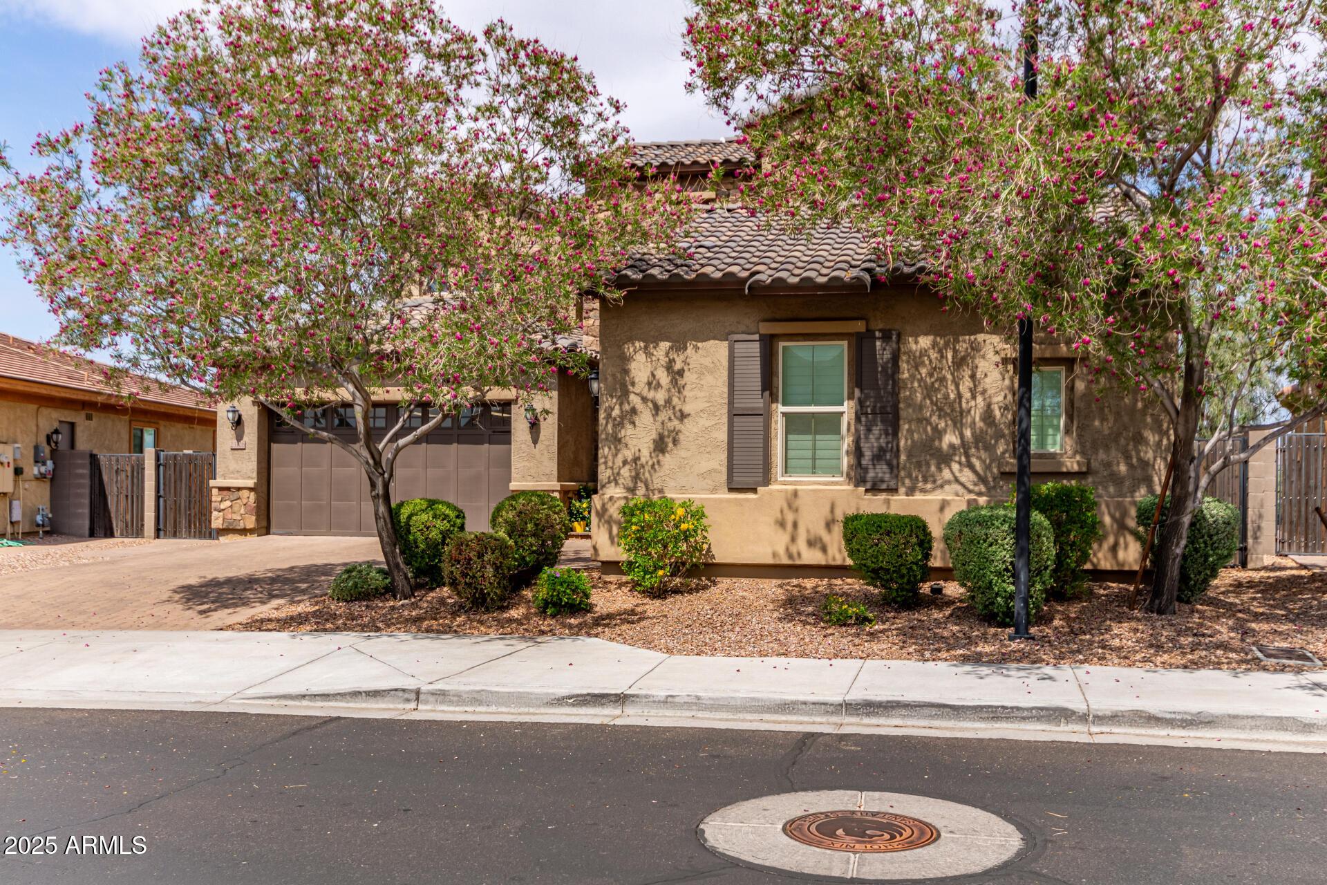 Phoenix, Arizona, 85050, United States, 5 Bedrooms Bedrooms, ,4 BathroomsBathrooms,Residential,For Sale,1980478