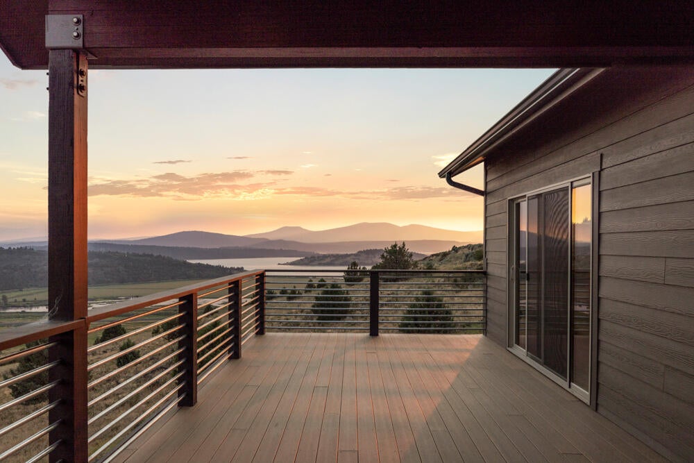 Klamath Falls, Oregon, 97601, United States, 3 Bedrooms Bedrooms, ,4 BathroomsBathrooms,Residential,For Sale,1794380
