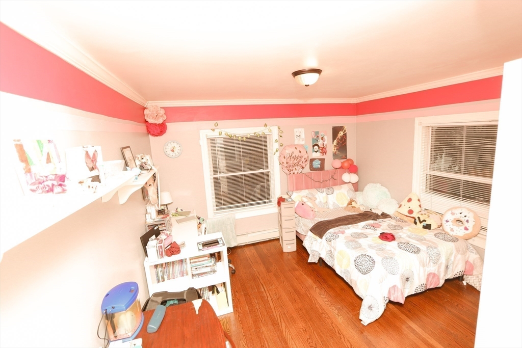Brockton, Massachusetts, 02301, United States, 3 Bedrooms Bedrooms, ,2 BathroomsBathrooms,Residential,For Sale,1955678