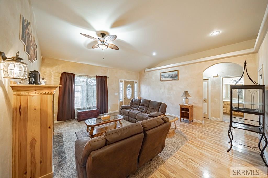 RIGBY, Idaho, 83442, United States, 5 Bedrooms Bedrooms, ,3 BathroomsBathrooms,Residential,For Sale,2007504