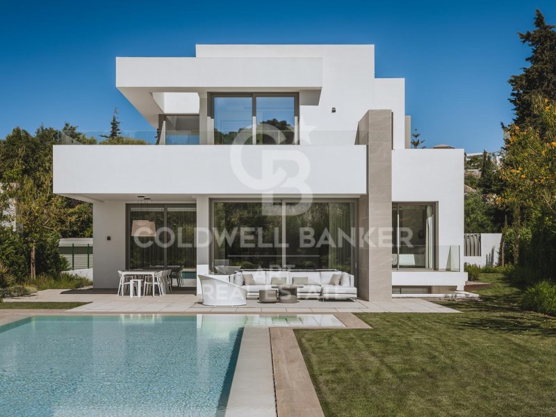 Estepona, Andalusia, ES, 5 Bedrooms Bedrooms, ,5 BathroomsBathrooms,Residential,For Sale,1828254