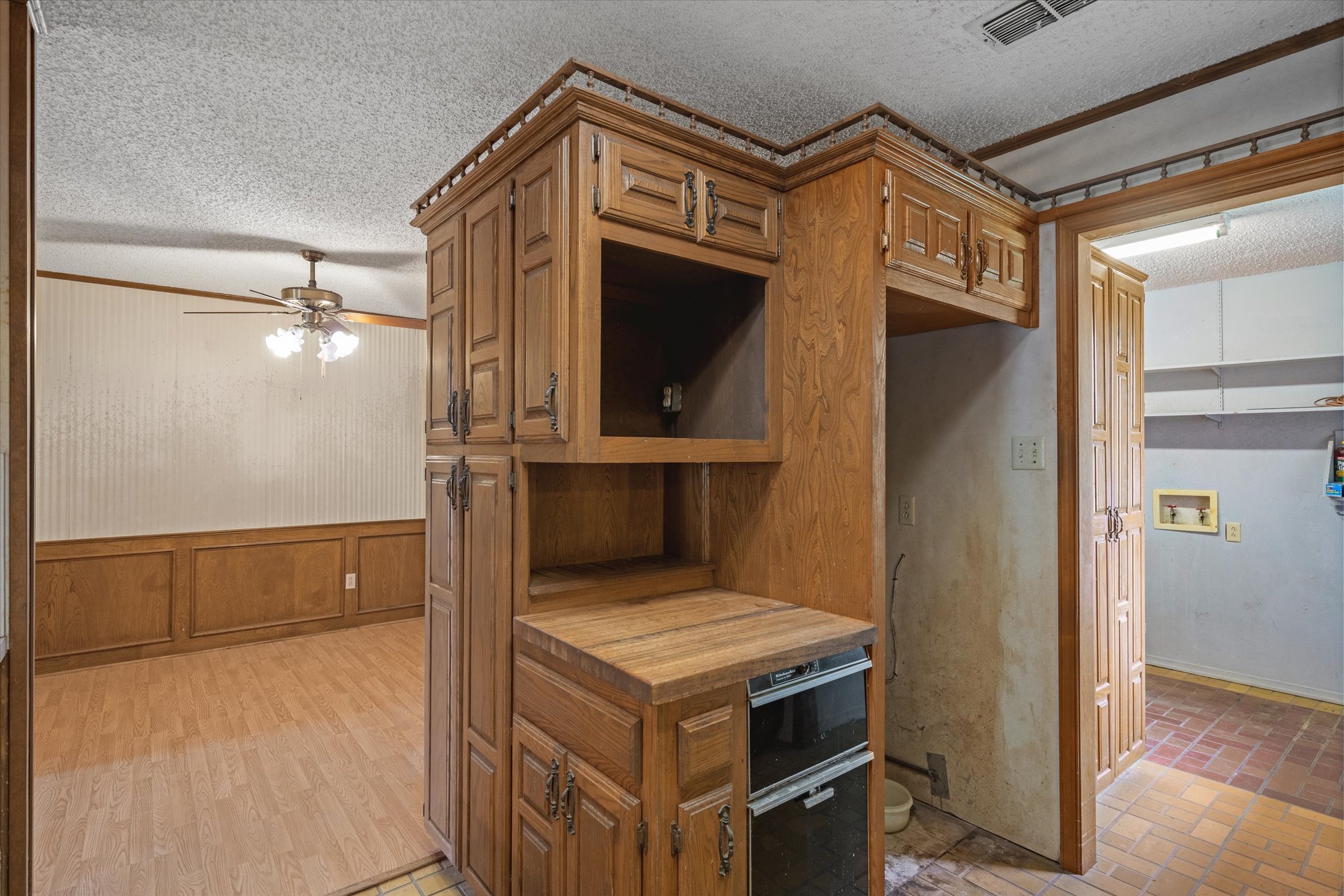 Wills Point, Texas, 75169, United States, 4 Bedrooms Bedrooms, ,3 BathroomsBathrooms,Residential,For Sale,1979230