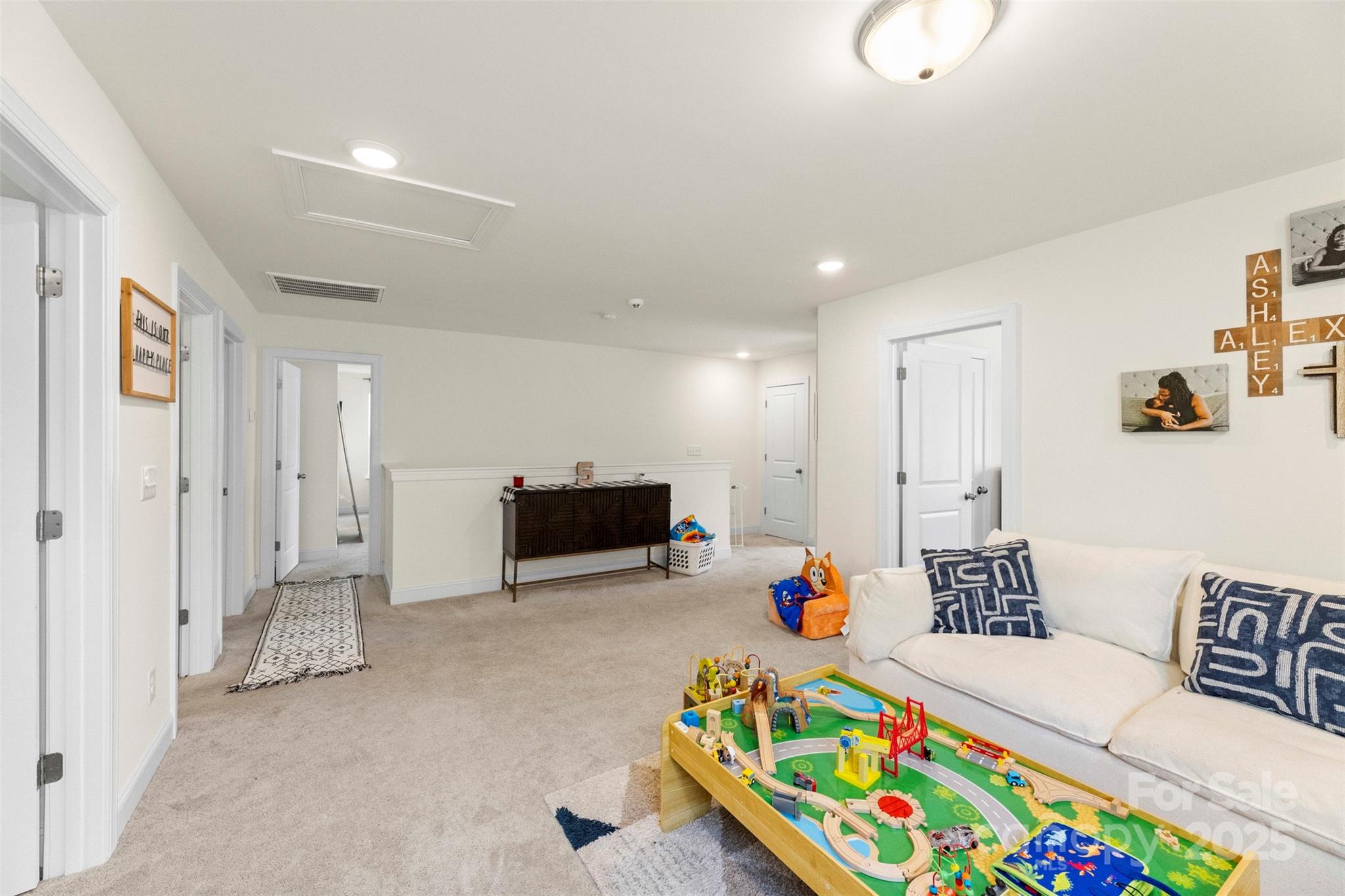 Gastonia, North Carolina, 28054, United States, 4 Bedrooms Bedrooms, ,3 BathroomsBathrooms,Residential,For Sale,1857176