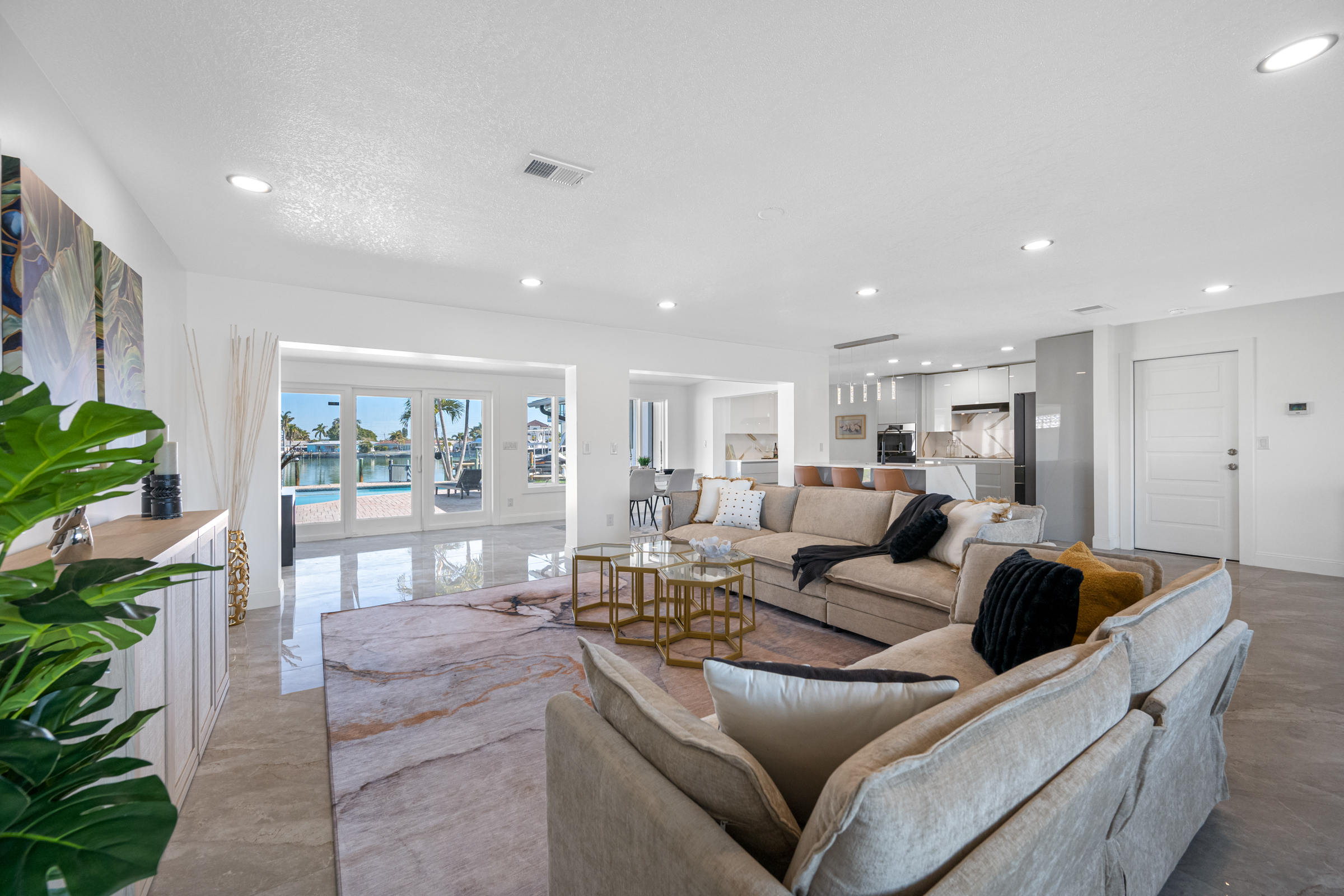 St Petersburg, Florida, 33707, United States, 3 Bedrooms Bedrooms, ,3 BathroomsBathrooms,Residential,For Sale,2017705