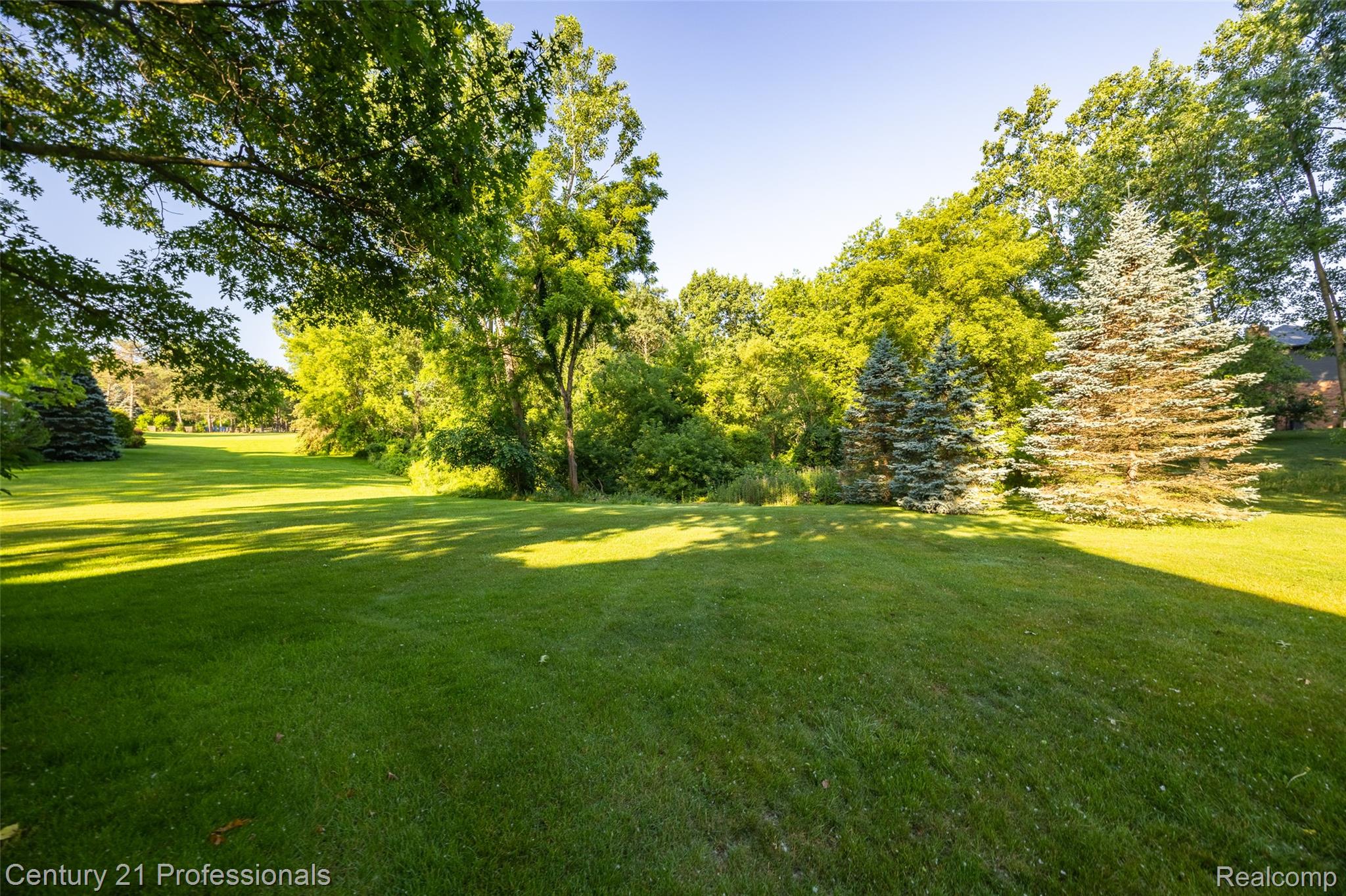 Rochester, Michigan, 48306, United States, 4 Bedrooms Bedrooms, ,3 BathroomsBathrooms,Residential,For Sale,1943231