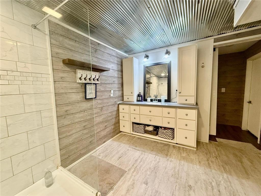 Alexandria Twp, Minnesota, 56308, United States, 5 Bedrooms Bedrooms, ,2 BathroomsBathrooms,Residential,For Sale,2036920