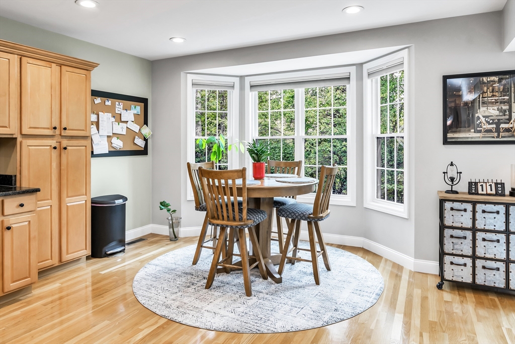Haverhill, Massachusetts, 01832, United States, 2 Bedrooms Bedrooms, ,3 BathroomsBathrooms,Residential,For Sale,1931401