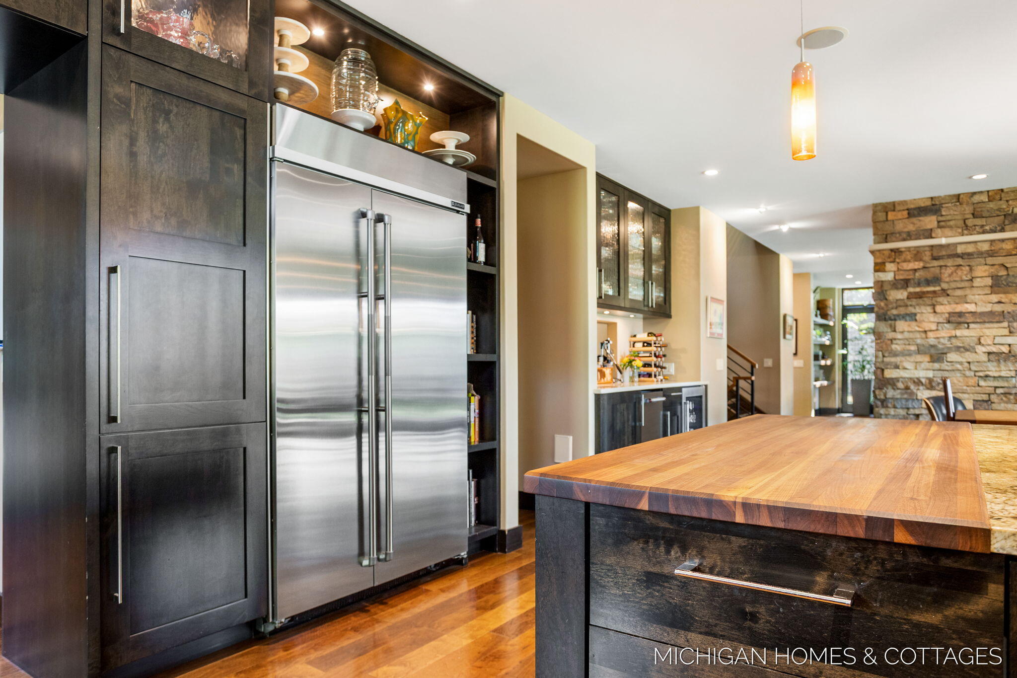 Saugatuck, Michigan, 49453, United States, 5 Bedrooms Bedrooms, ,4 BathroomsBathrooms,Residential,For Sale,1940964