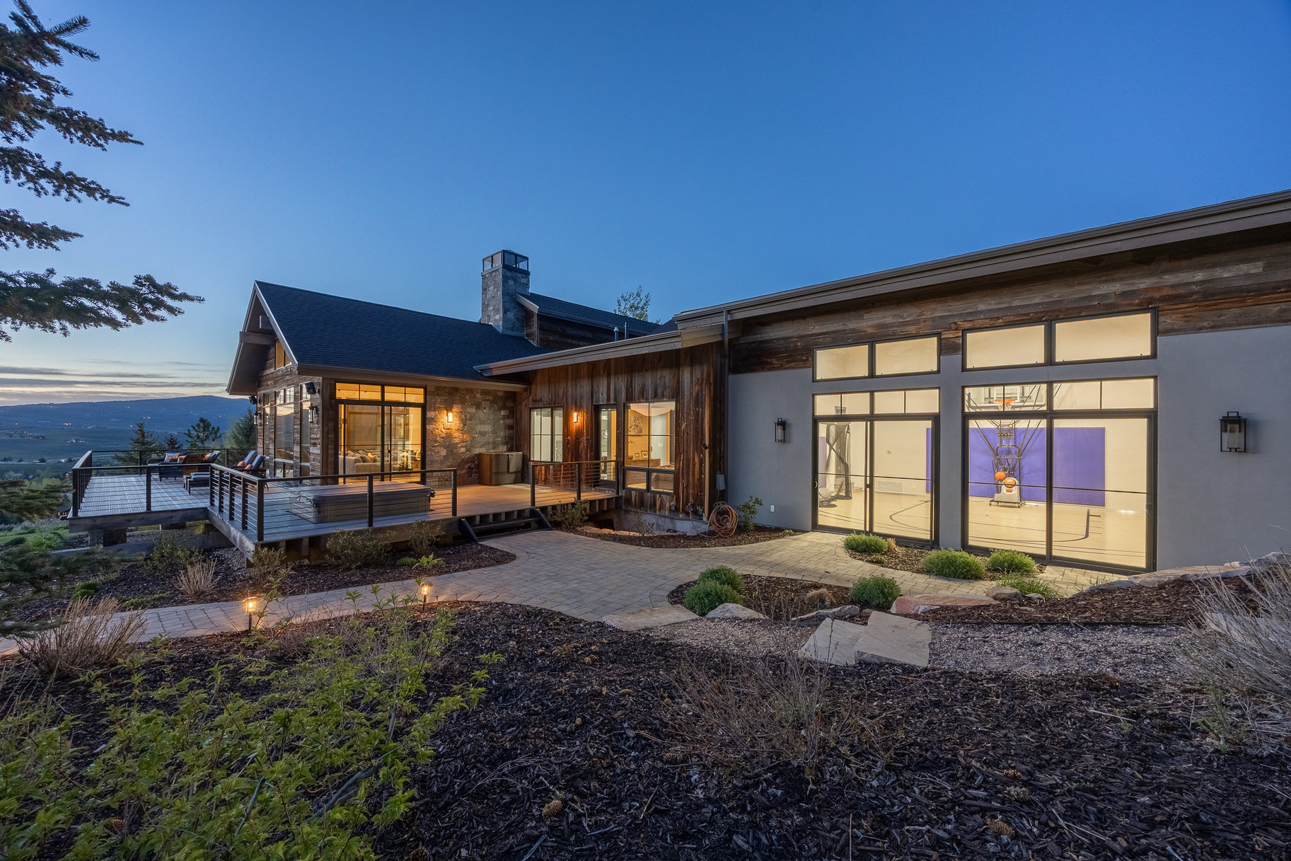  Framed by Panoramic Mountain Views with Access to Round Valley