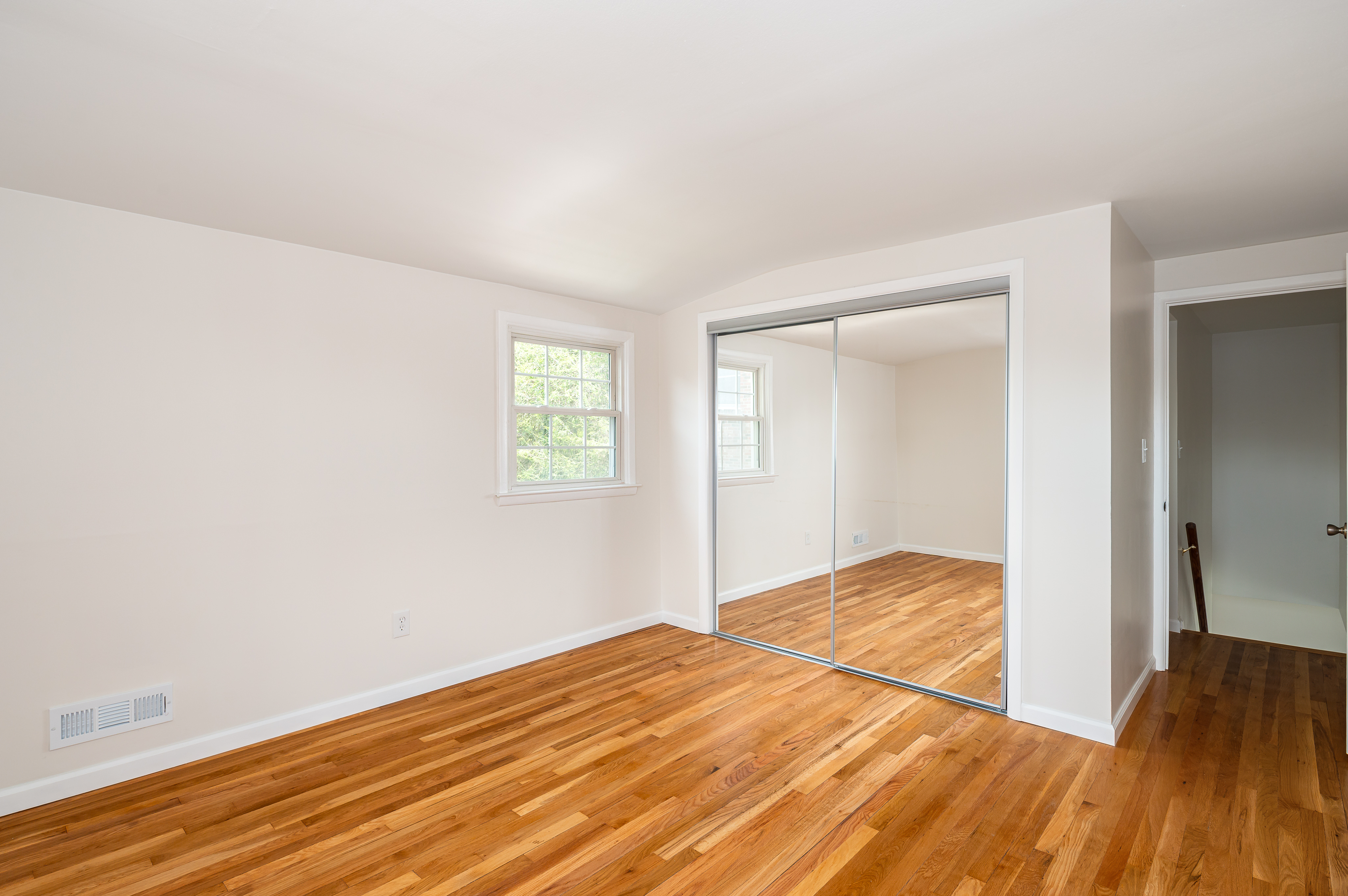  50 Hilltop Avenue - 物件實景