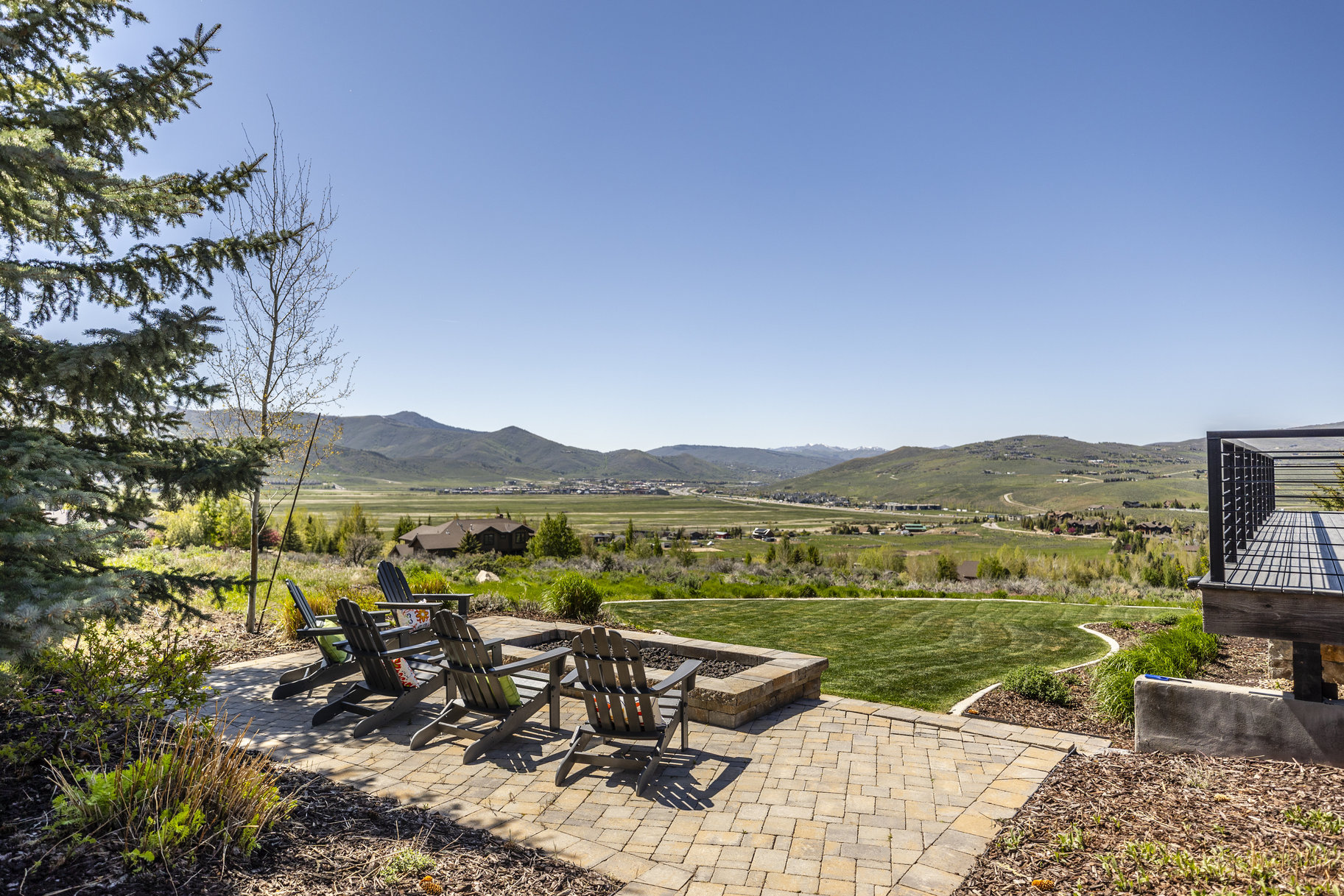  Framed by Panoramic Mountain Views with Access to Round Valley