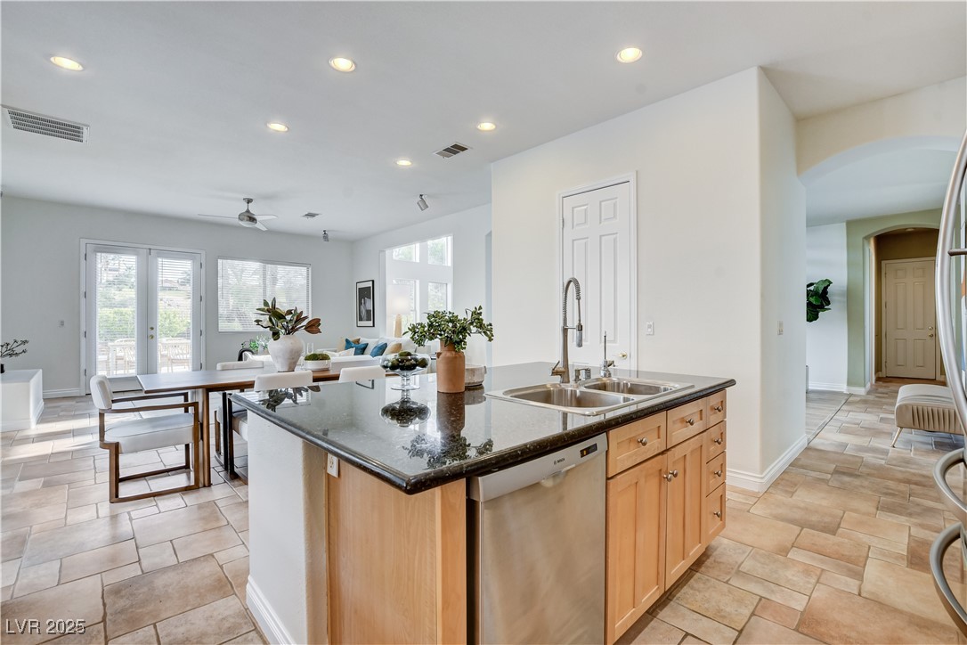 Henderson, Nevada, 89052, United States, 5 Bedrooms Bedrooms, ,4 BathroomsBathrooms,Residential,For Sale,1989374