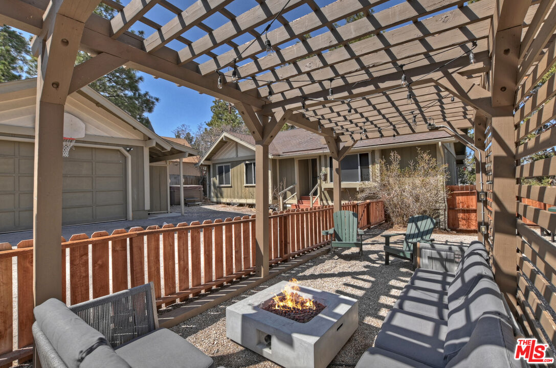 Big Bear City, California, 92314, United States, 3 Bedrooms Bedrooms, ,2 BathroomsBathrooms,Residential,For Sale,1766827