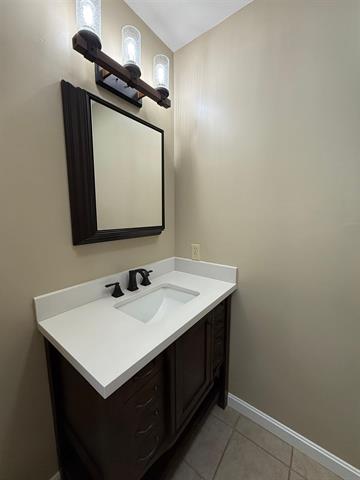 Weare, New Hampshire, 03281, United States, 3 Bedrooms Bedrooms, ,2 BathroomsBathrooms,Residential,For Sale,1979448