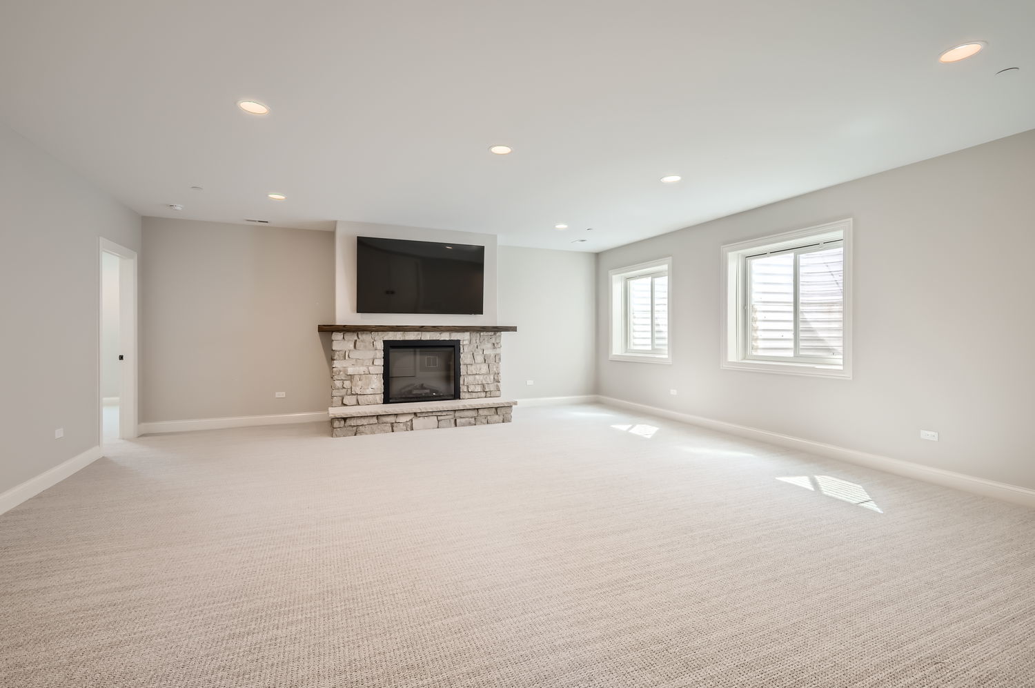 Mettawa, Illinois, 60048, United States, 4 Bedrooms Bedrooms, ,4 BathroomsBathrooms,Residential,For Sale,1994608