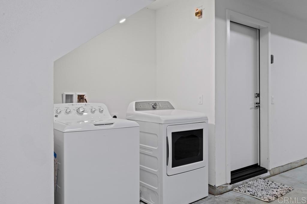 El Cajon, California, 92020, United States, 3 Bedrooms Bedrooms, ,3 BathroomsBathrooms,Residential,For Sale,1932515