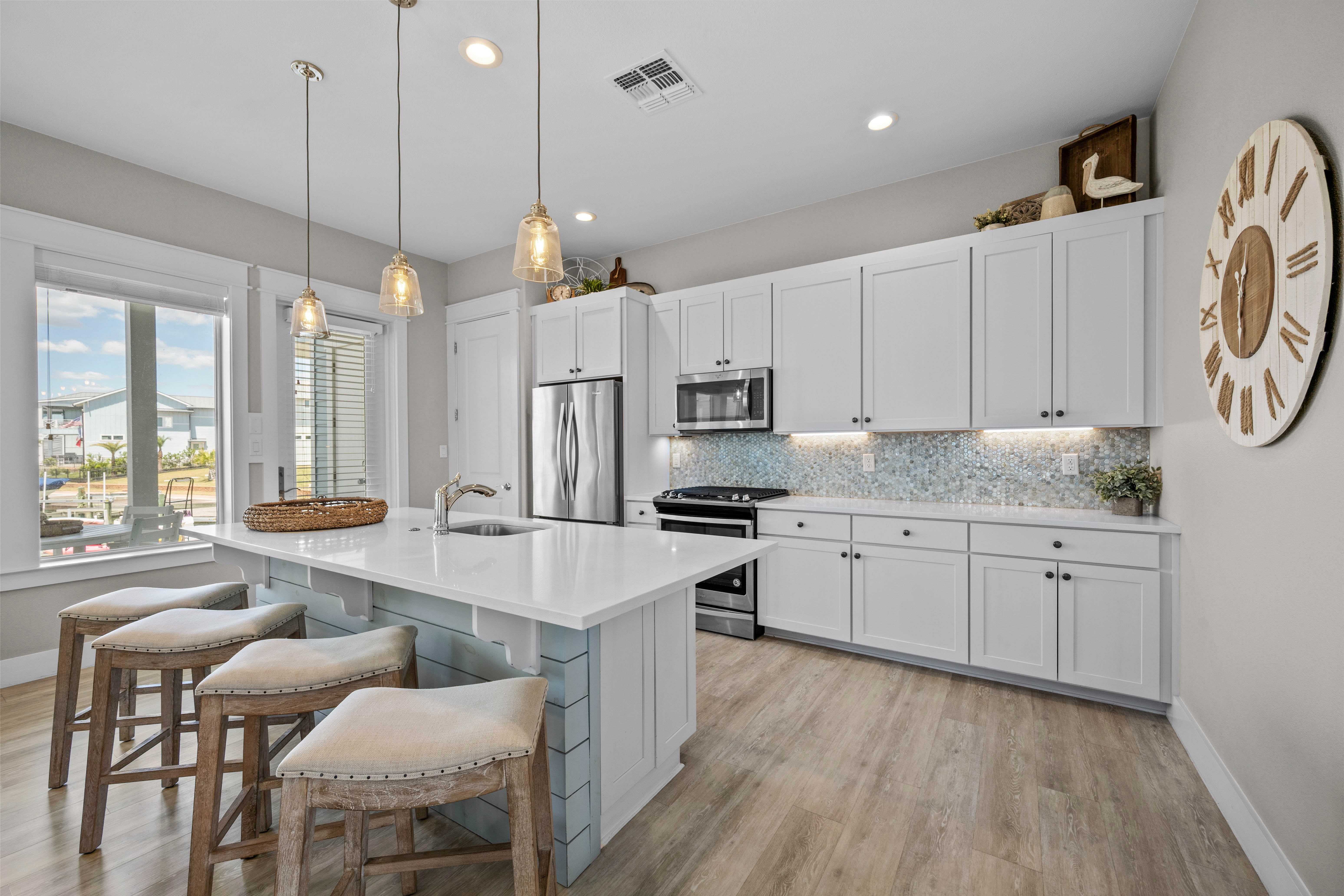  Relaxing 4BR Waterfront Condo - 物件實景