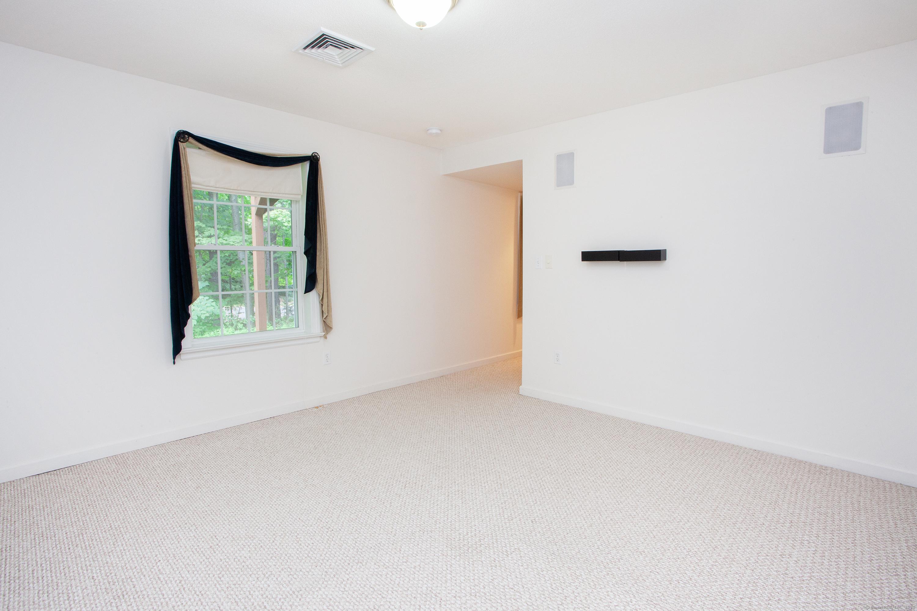 Simsbury, Connecticut, 06070, United States, 2 Bedrooms Bedrooms, ,4 BathroomsBathrooms,Residential,For Sale,1983575