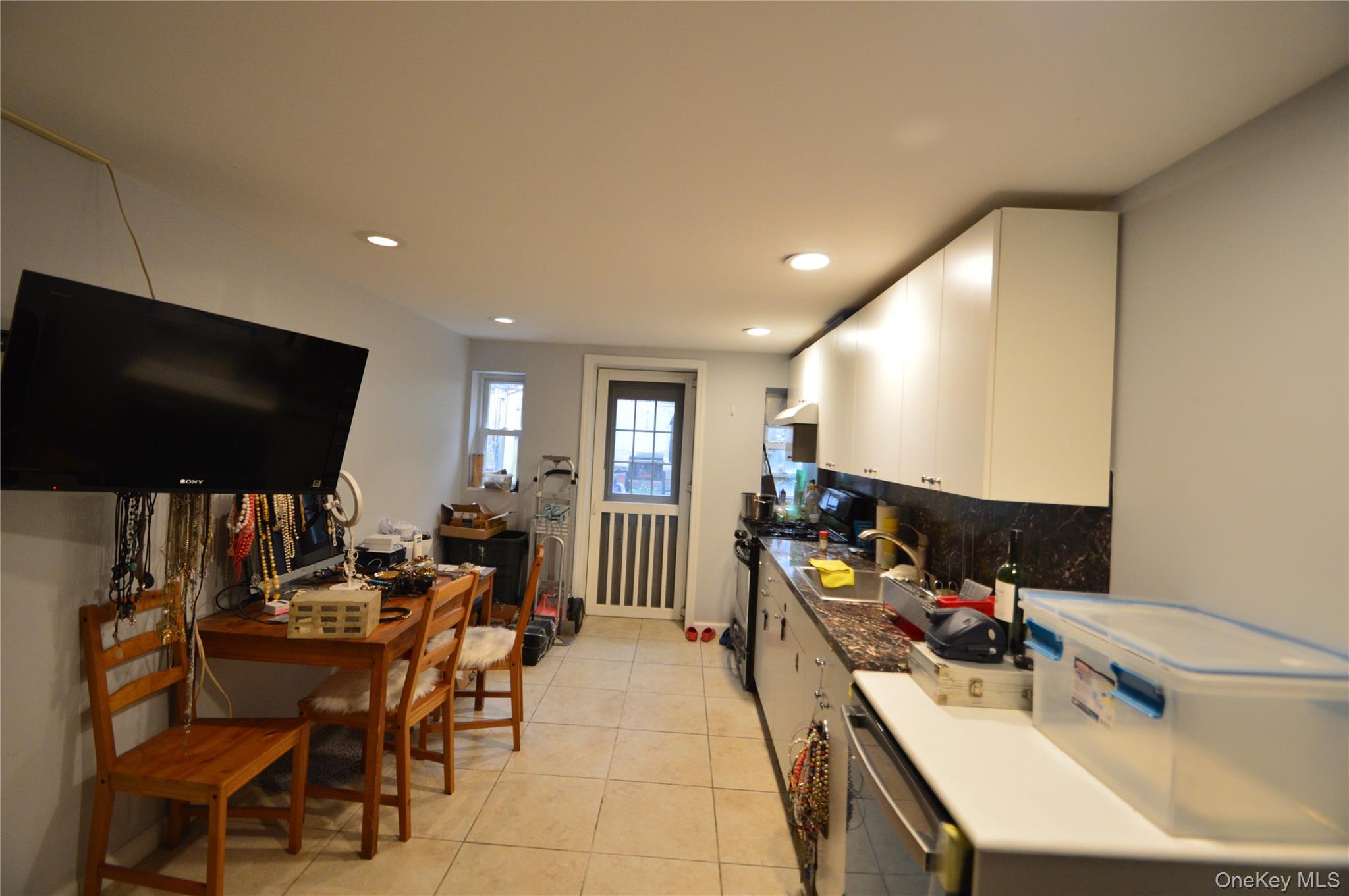 Forest Hills, New York, 11375, United States, 3 Bedrooms Bedrooms, ,3 BathroomsBathrooms,Residential,For Sale,1989645