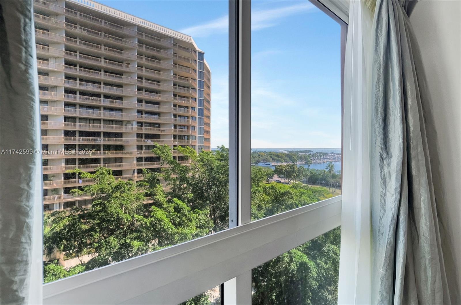 Miami, Florida, 33133, United States, 1 Bedroom Bedrooms, ,1 BathroomBathrooms,Residential,For Sale,1705108