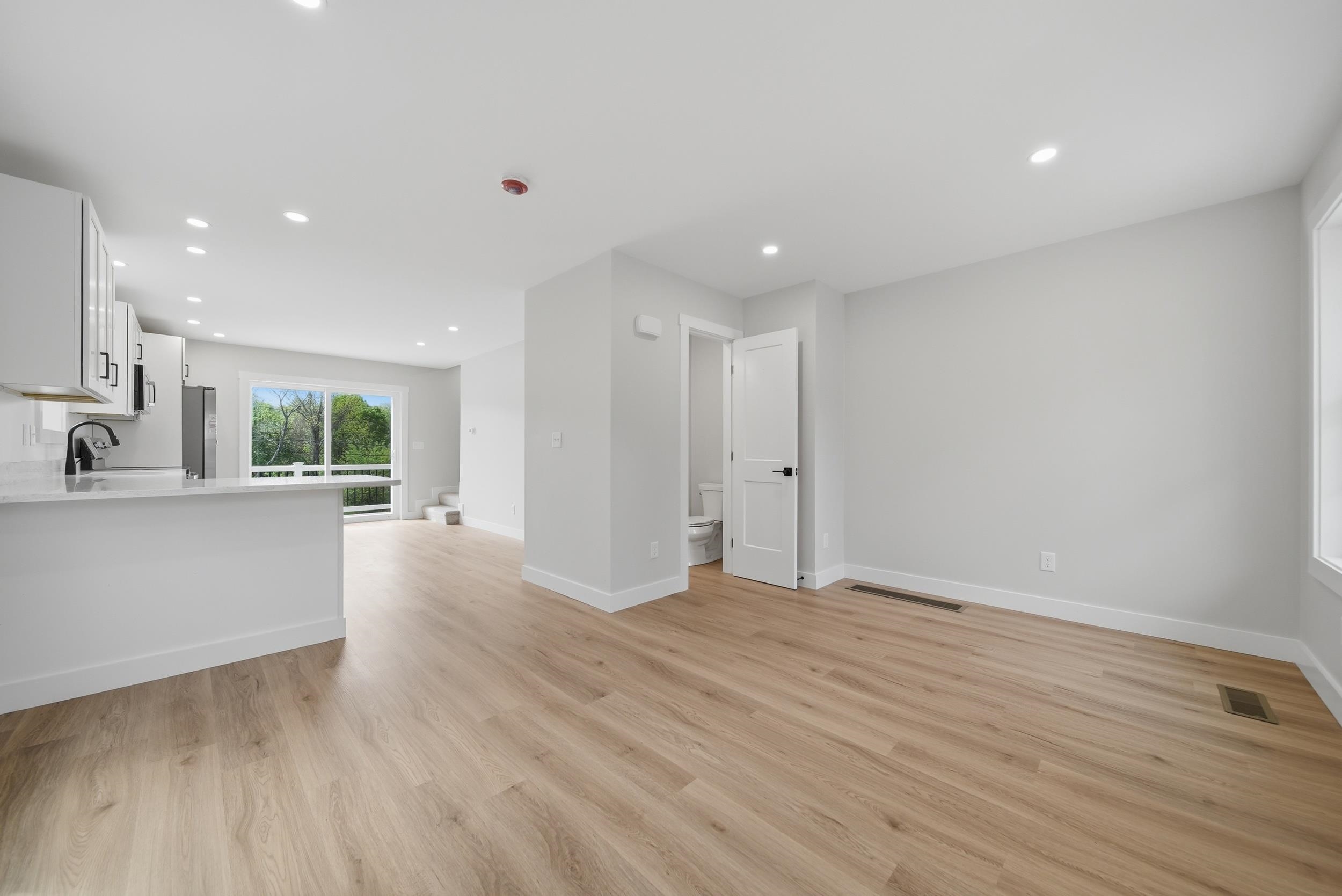  24 Munroe Street, Units 1&2, Franklin, NH, 03235 - 物件實景