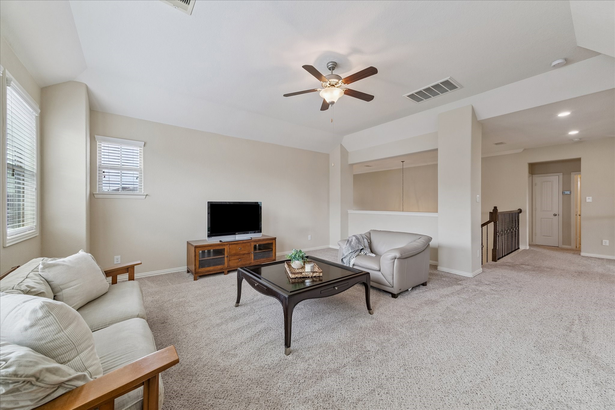  6228 Watford Drive - 物件實景